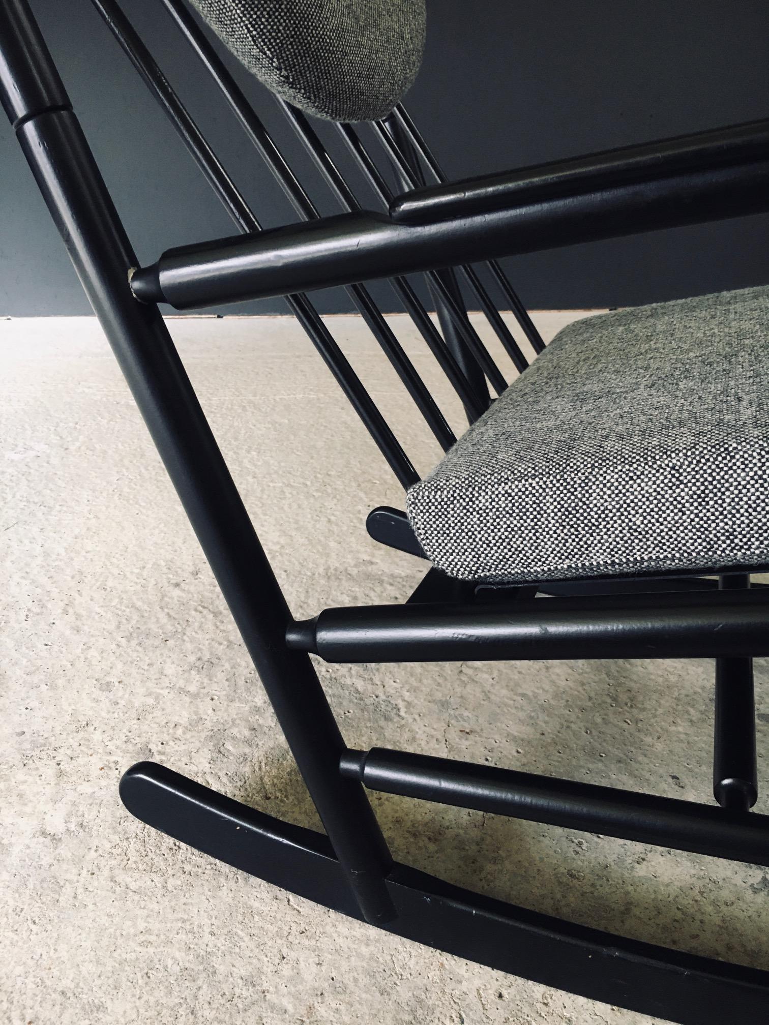 The Modern Scandinavian Design Rocking Chair, Suède 1960's en vente 7