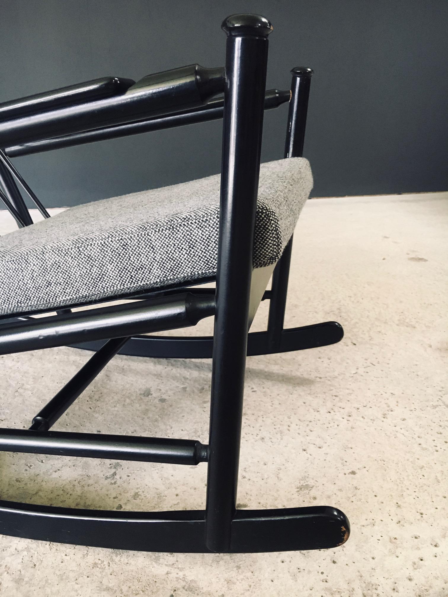 The Modern Scandinavian Design Rocking Chair, Suède 1960's en vente 8