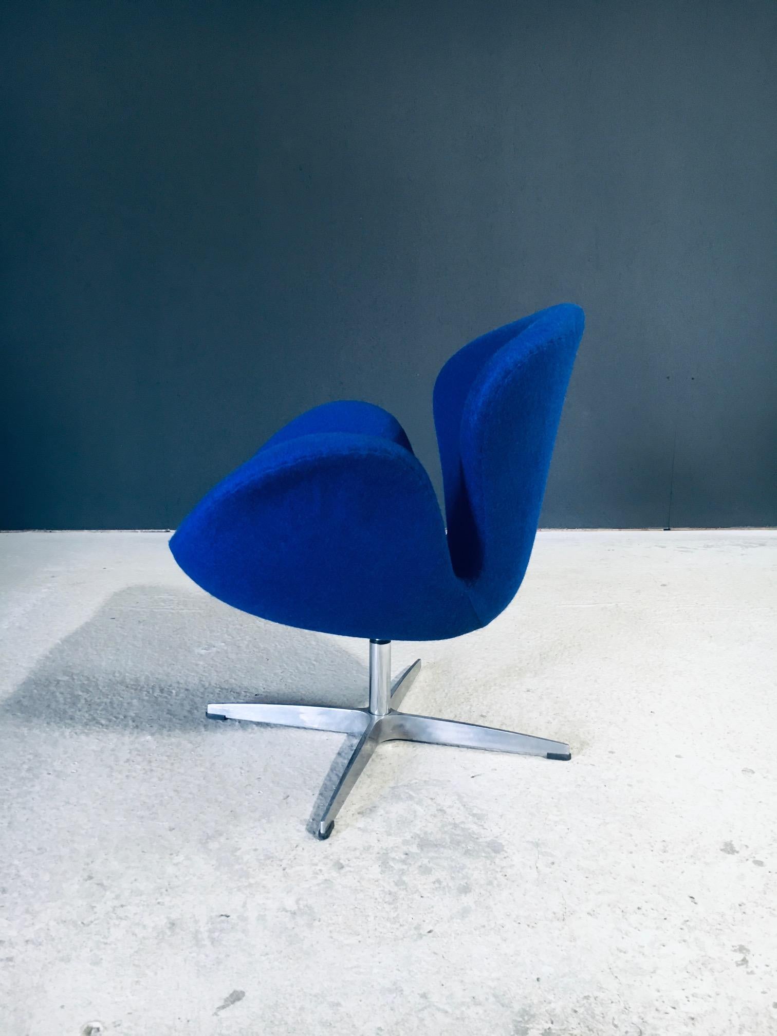 Midcentury Modern Scandinavian Design SWAN Chair by Arne Jacobsen, Denmark 1970s Bon état - En vente à Oud-Turnhout, VAN
