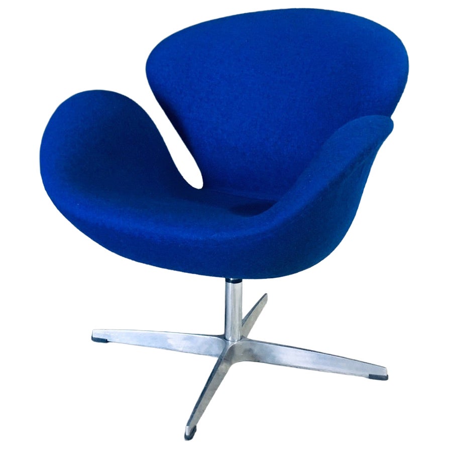 Midcentury Modern Scandinavian Design SWAN Chair by Arne Jacobsen, Denmark 1970s