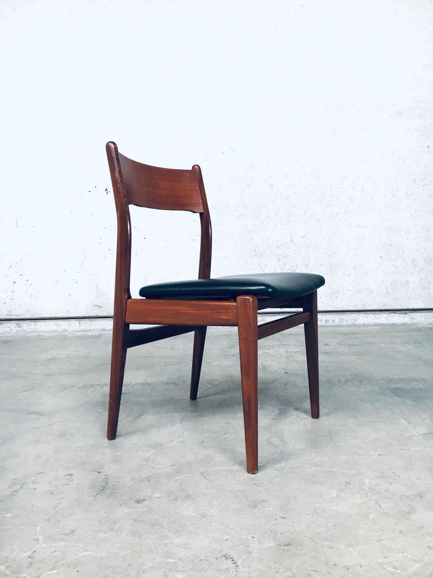 Imitation cuir Ensemble de chaises à manger en teck de style scandinave moderne du milieu du siècle dernier en vente
