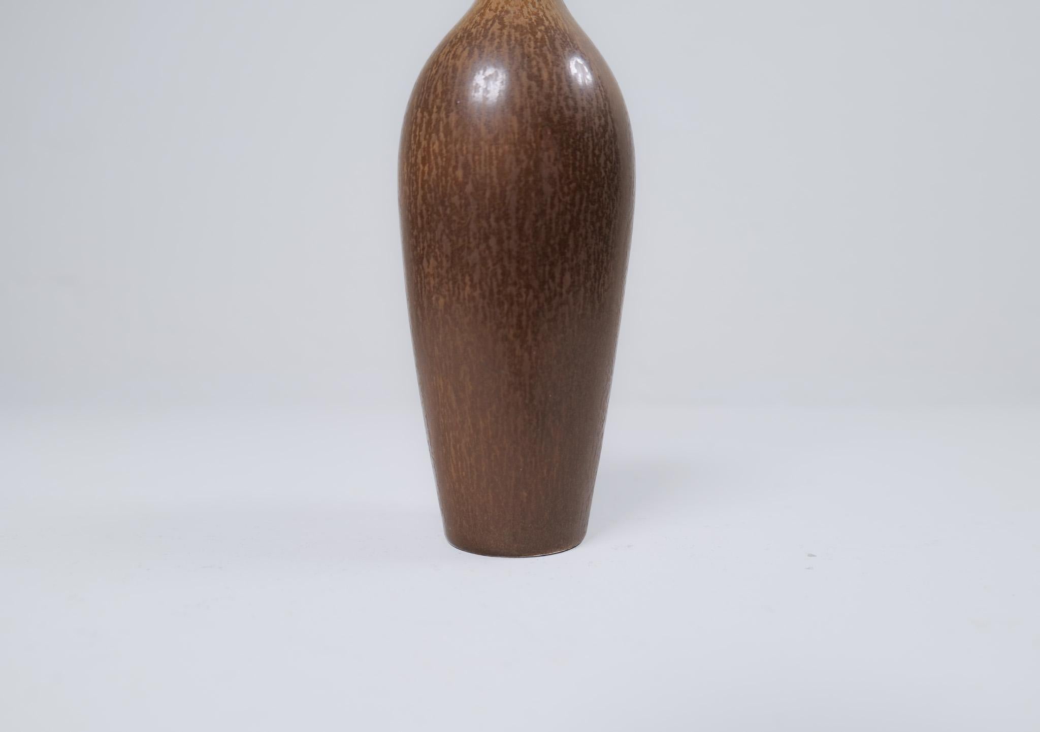 Midcentury Modern Skulpturale Vase aus Keramik Gunnar Nylund Rörstrand Schweden im Zustand „Gut“ im Angebot in Hillringsberg, SE