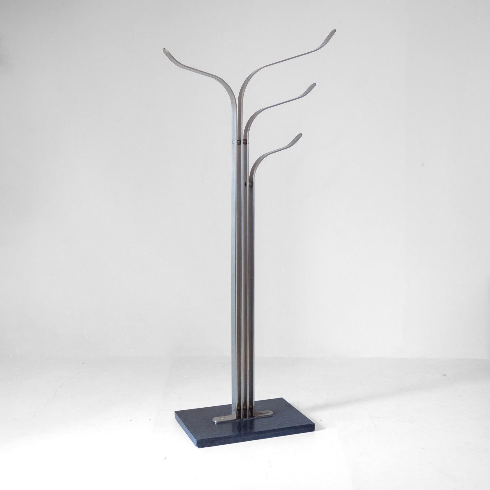 Mid-Century moderno Appendiabiti italiano scultoreo di metà secolo, Acerbis Design in vendita