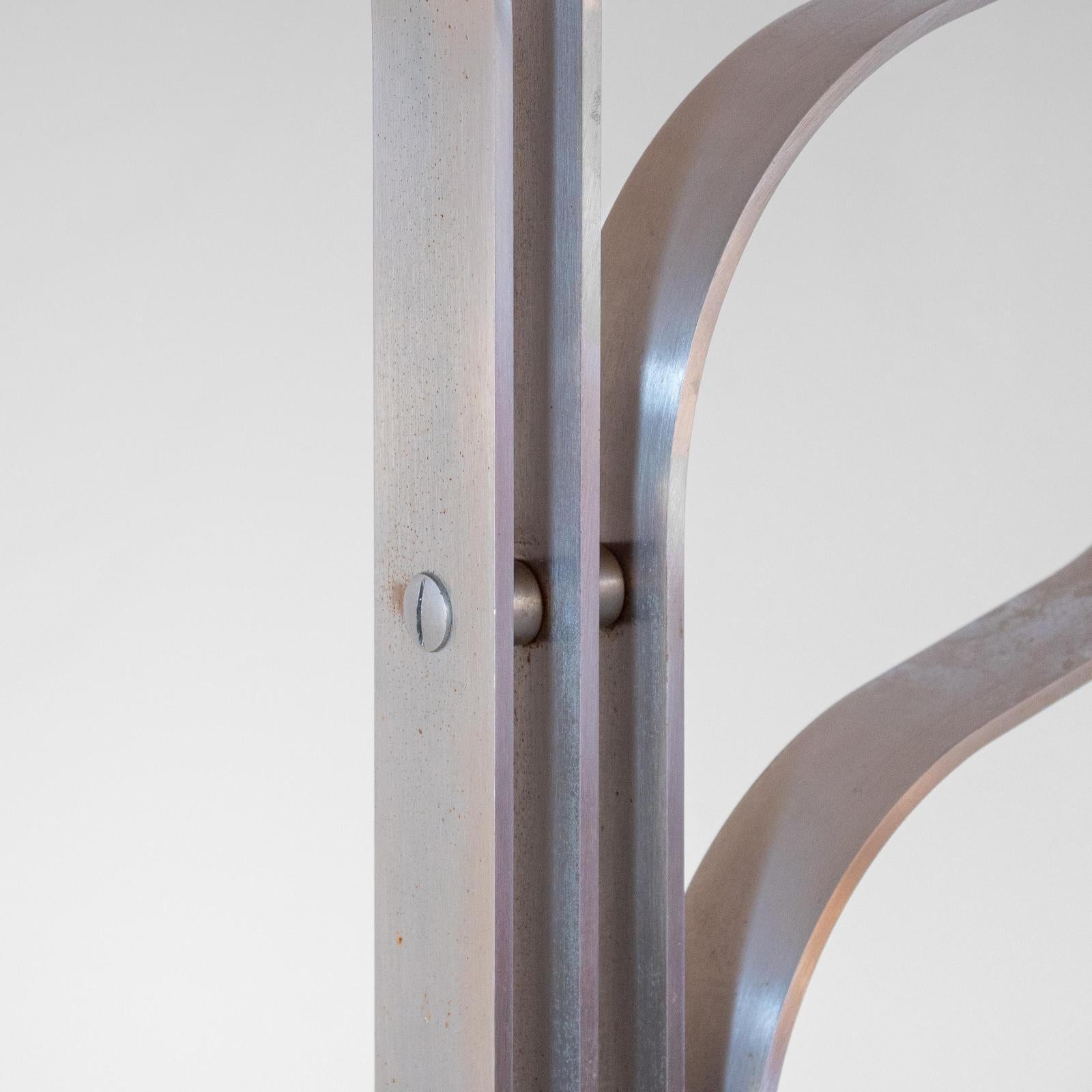 Acciaio Appendiabiti italiano scultoreo di metà secolo, Acerbis Design in vendita
