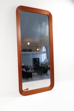 Specchio da parete scultoreo della metà del secolo scorso, teak, vetro di cristallo, Glas & Trä, anni '60