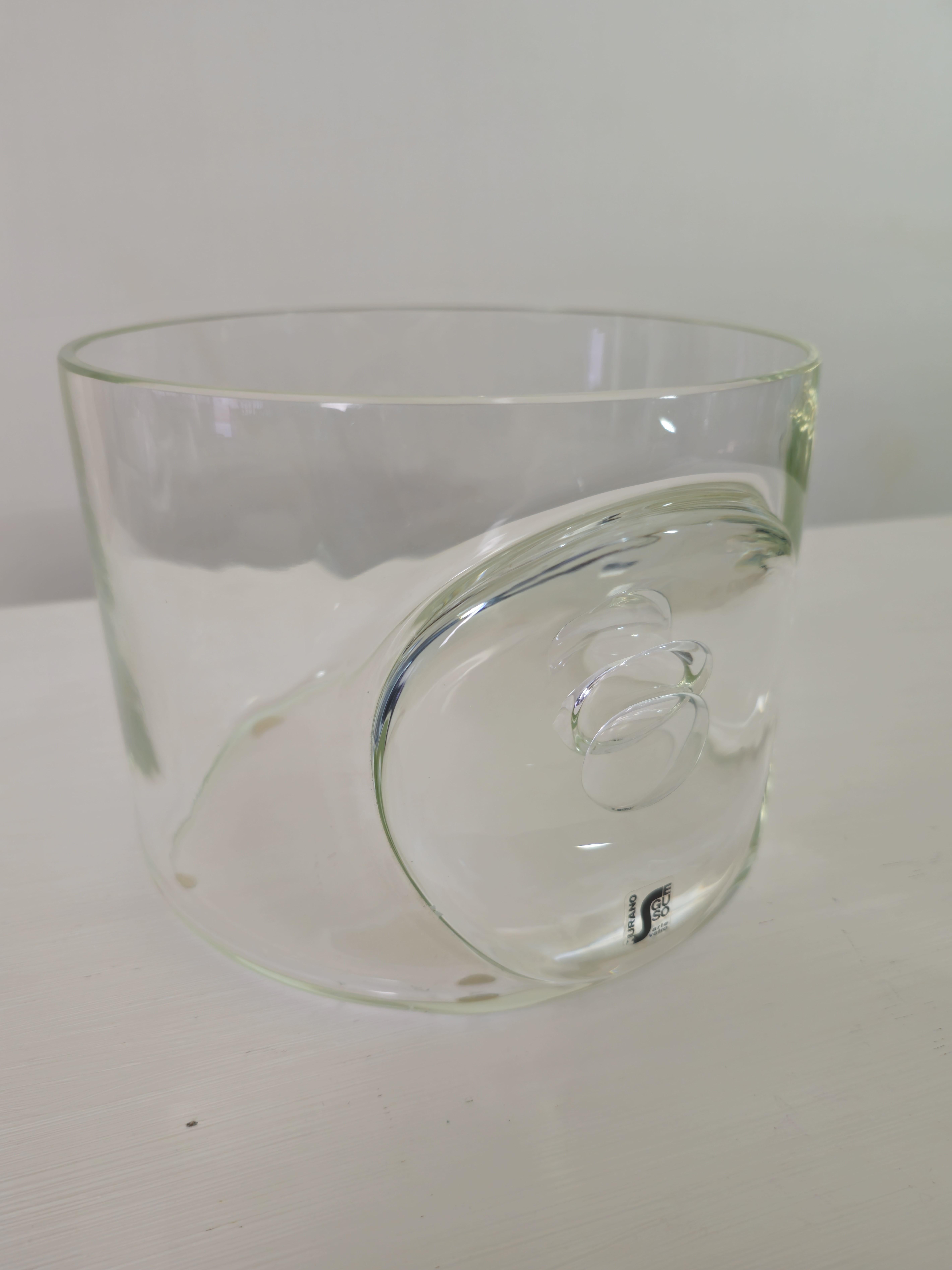 Seltene und einzigartige Seguso-Skulptur, transparenter runder Körper. Die Besonderheit ist durch ein großes Murano-Glas mit Vergrößerungseffekt sichtbar. Label der Produktion. Bitte sehen Sie sich das Video und die Fotos sorgfältig an, vielen