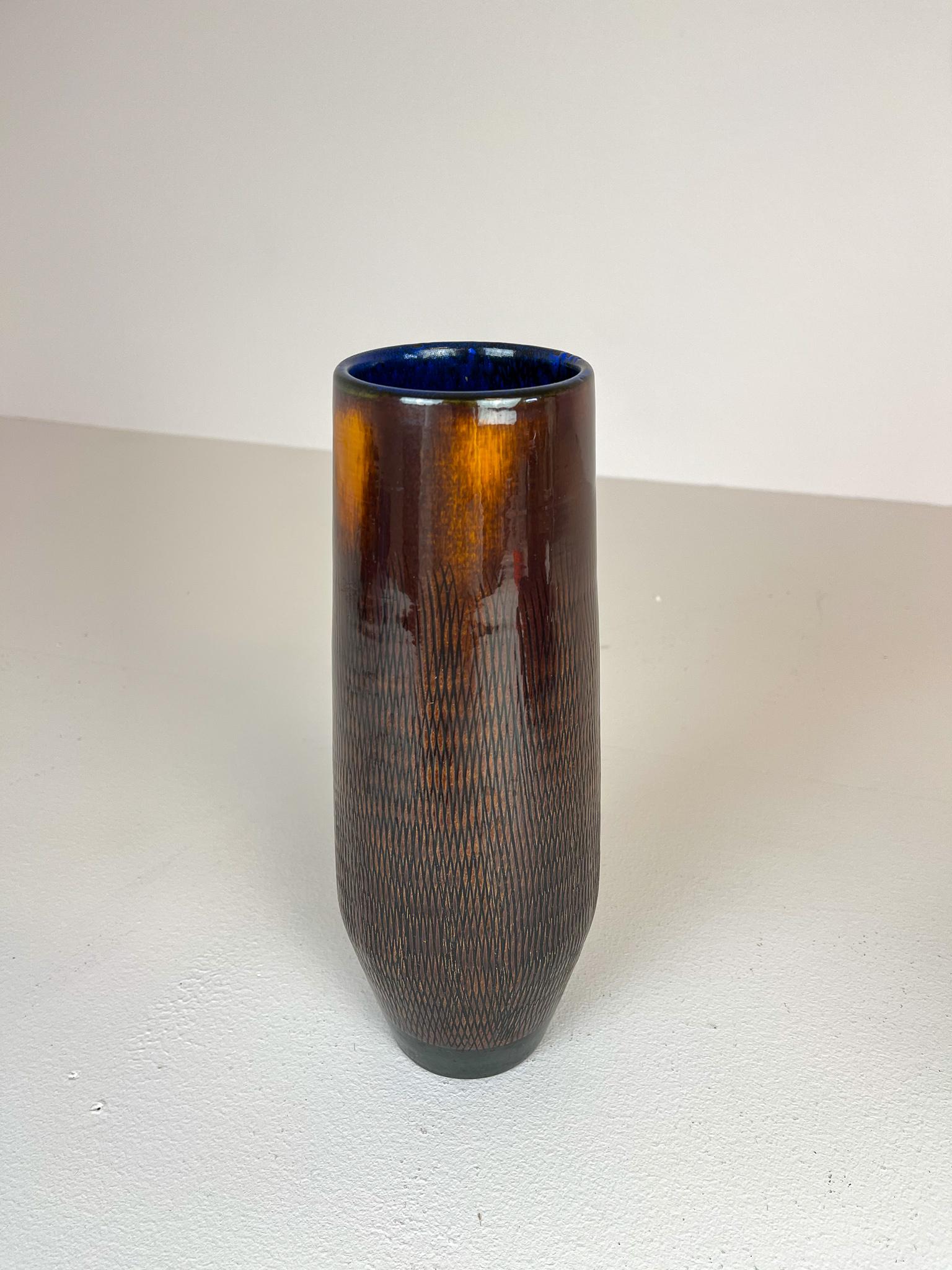 Set di 4 vasi in ceramica della metà del secolo scorso Upsala Ekeby 