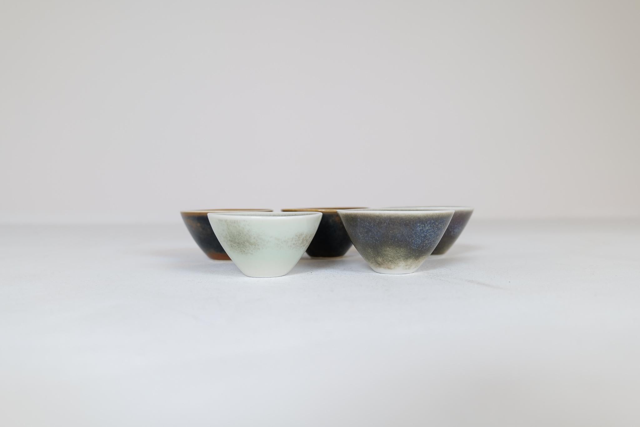 Wonderful set of 5 small bowls made at Rörstrand and maker/designer Carl Harry Stålhane. Made in Sweden in the midcentury. Beautiful, glazed bowls in good condition.

Dimensions: H 6 cm, D 10 cm.

 
 