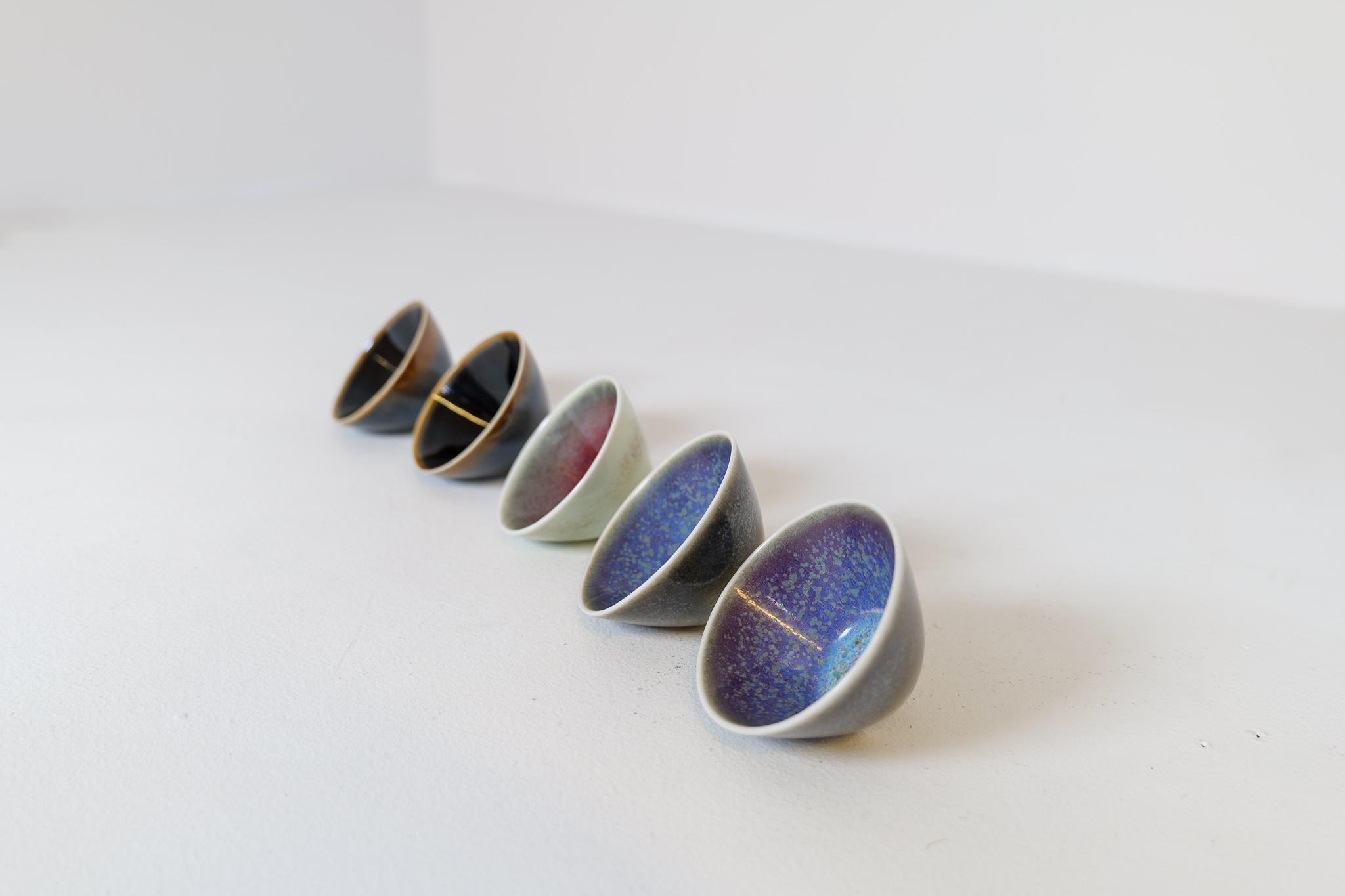 Céramique Ensemble de 5 petits bols modernes du milieu du siècle Rrstrand Carl Harry Stlhane, Suède en vente