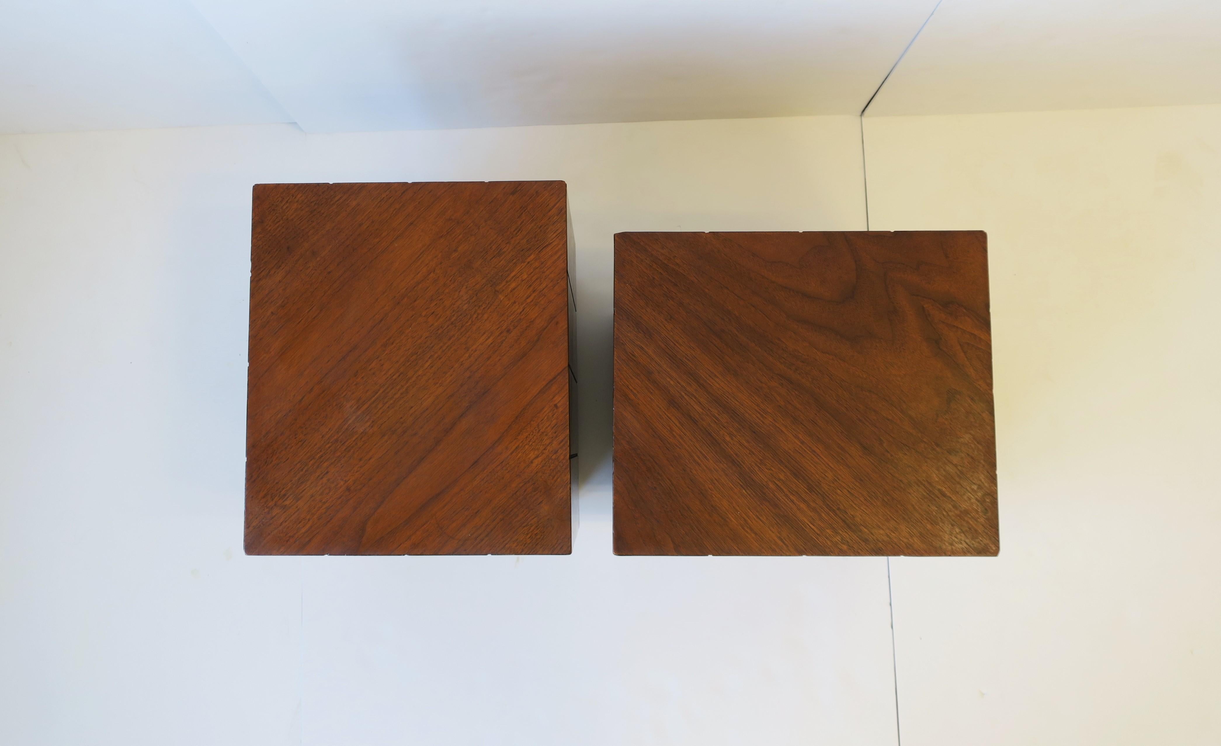 Midcentury Modern Wood Side Drinks Cocktail or End Tables, Pair For Sale 9