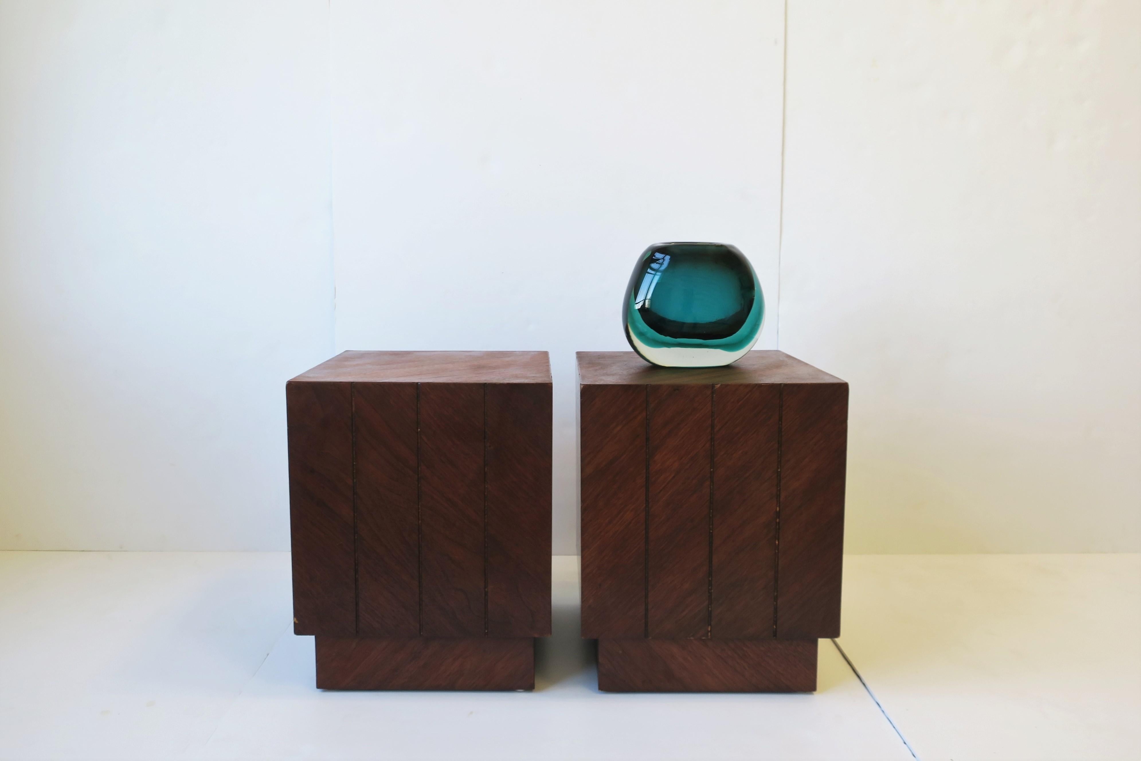 Midcentury Modern Wood Side Drinks Cocktail or End Tables, Pair In Good Condition For Sale In New York, NY