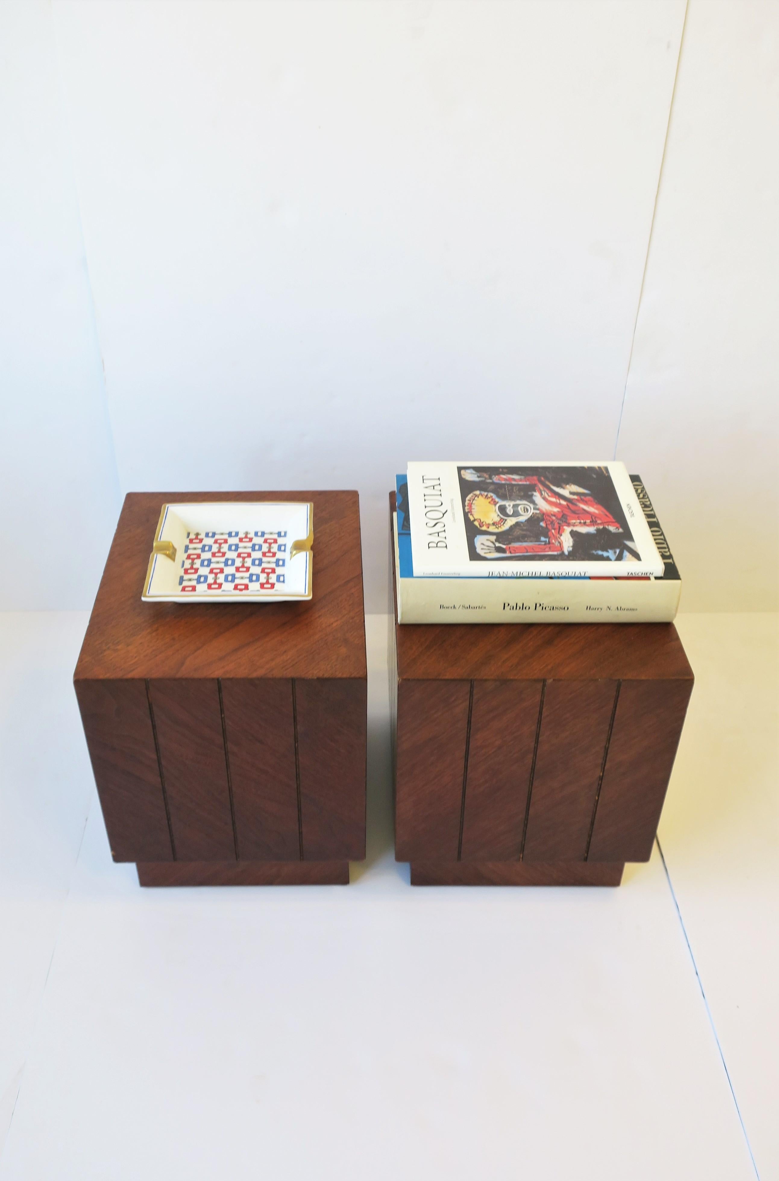 Midcentury Modern Wood Side Drinks Cocktail or End Tables, Pair For Sale 1