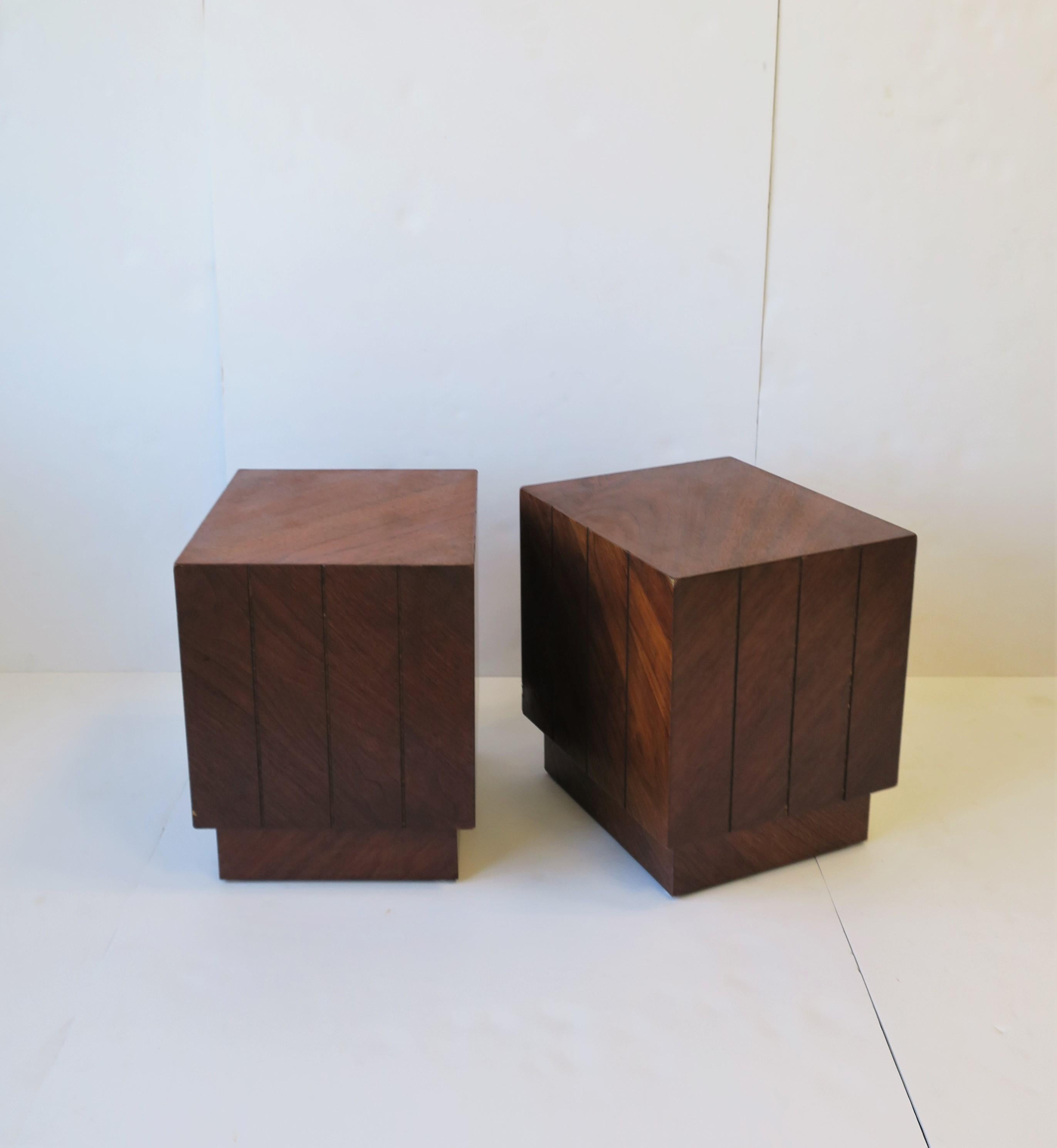 Midcentury Modern Wood Side Drinks Cocktail or End Tables, Pair For Sale 2