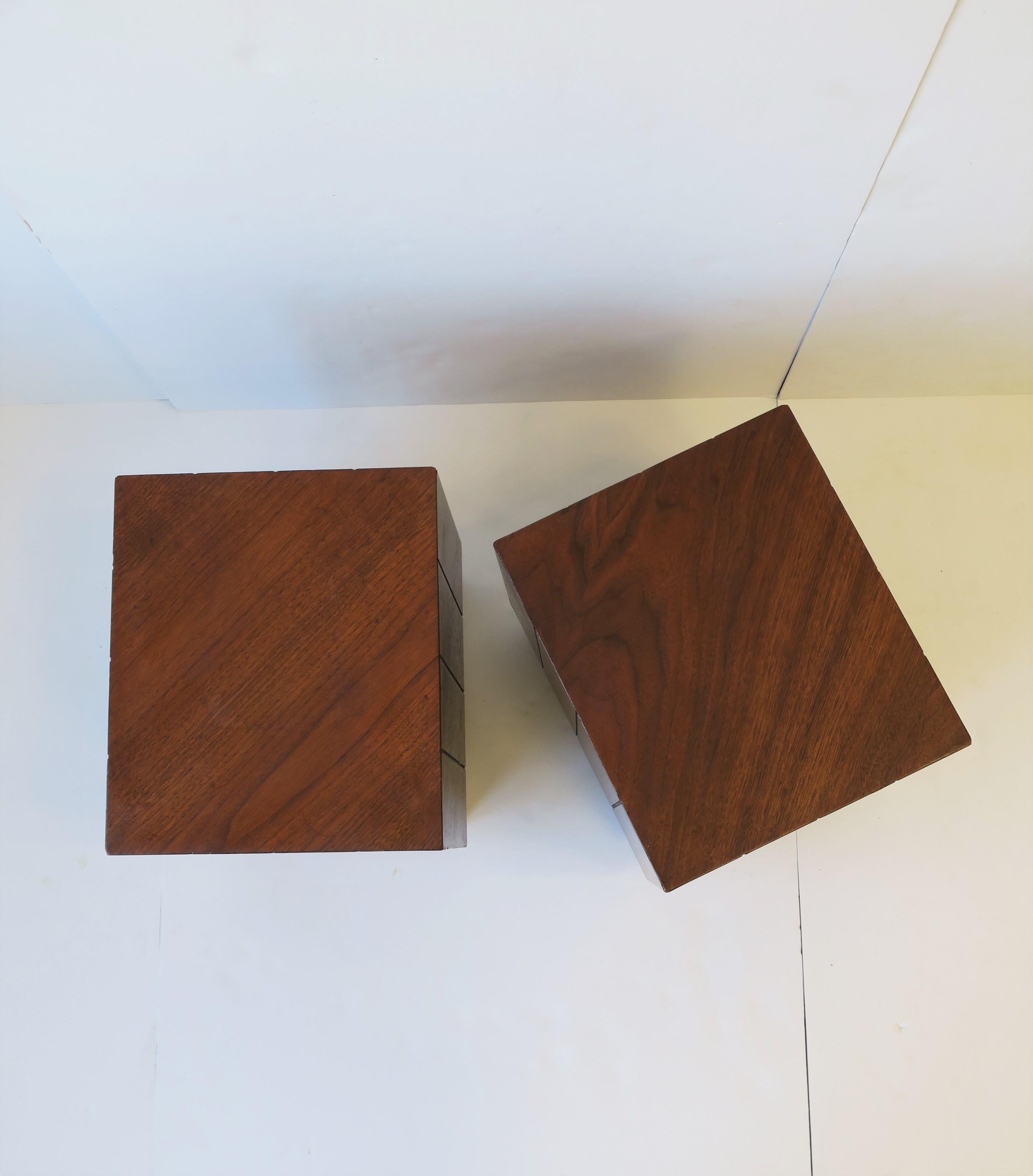 Midcentury Modern Wood Side Drinks Cocktail or End Tables, Pair For Sale 3