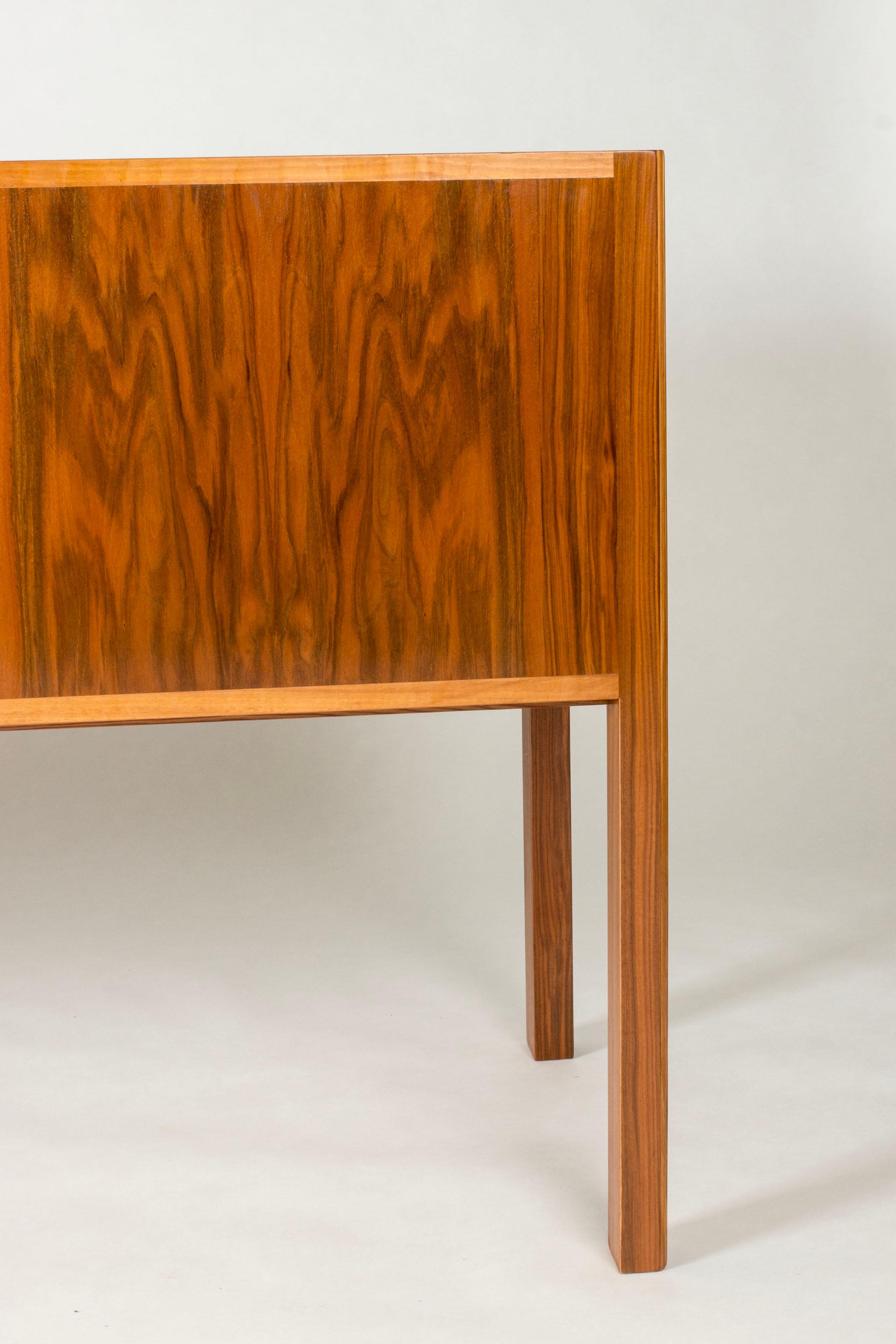 Buffet moderne du milieu du siècle par Josef Frank, Svenskt Tenn, années 1950 en vente 6