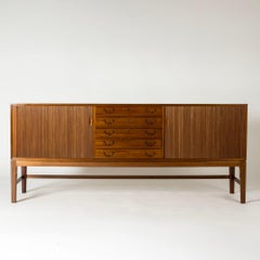 Aparador moderno de mediados de siglo de Ole Wanscher