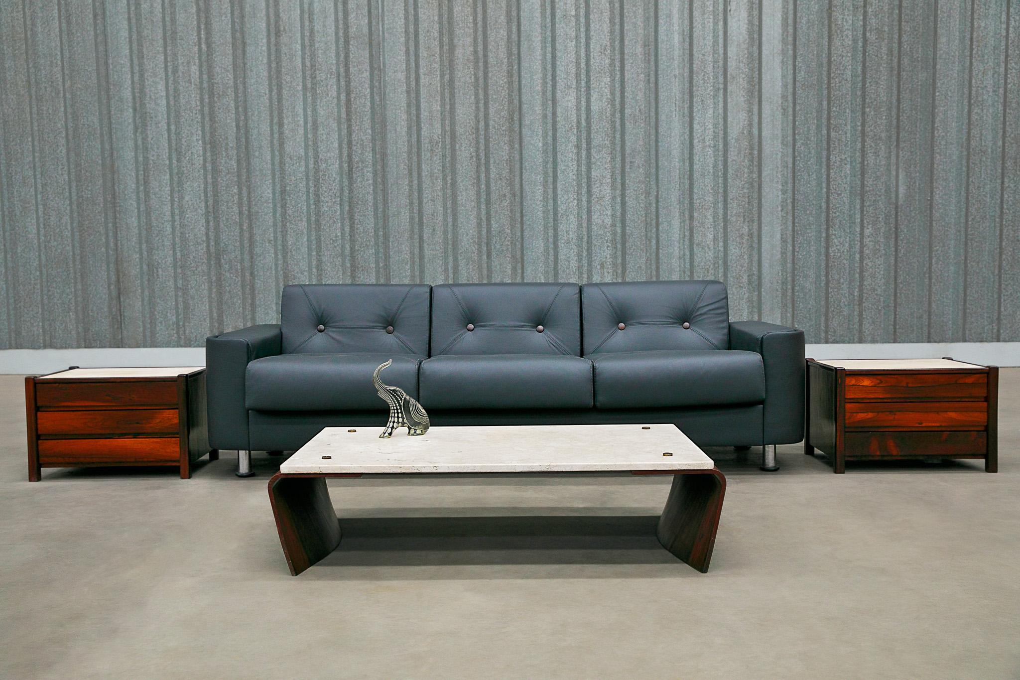 Mid-Century Modern Sofa in Black Leather & Wood by Jorge Zalszupin, Brazil, 1970 For Sale 2