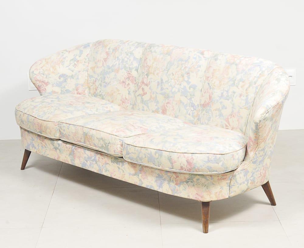 Midcentury Modern Sofa in Hardwood & Grey Velvet by Joaquim Tenreiro Brazil 1960 For Sale 8