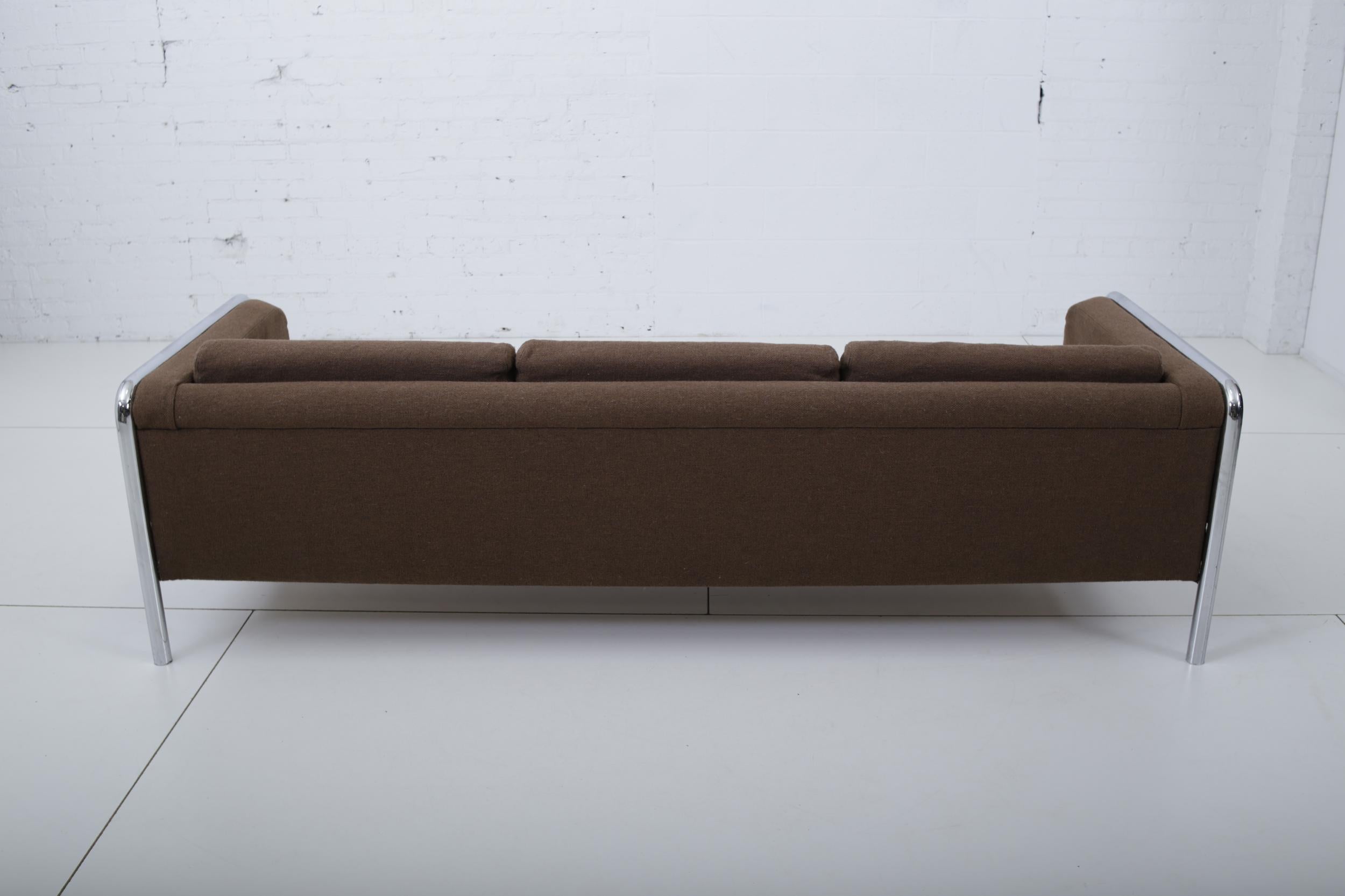 Mid-Century Modern Sofa on Tubular Chrome, 1970s In Good Condition In Chicago, IL