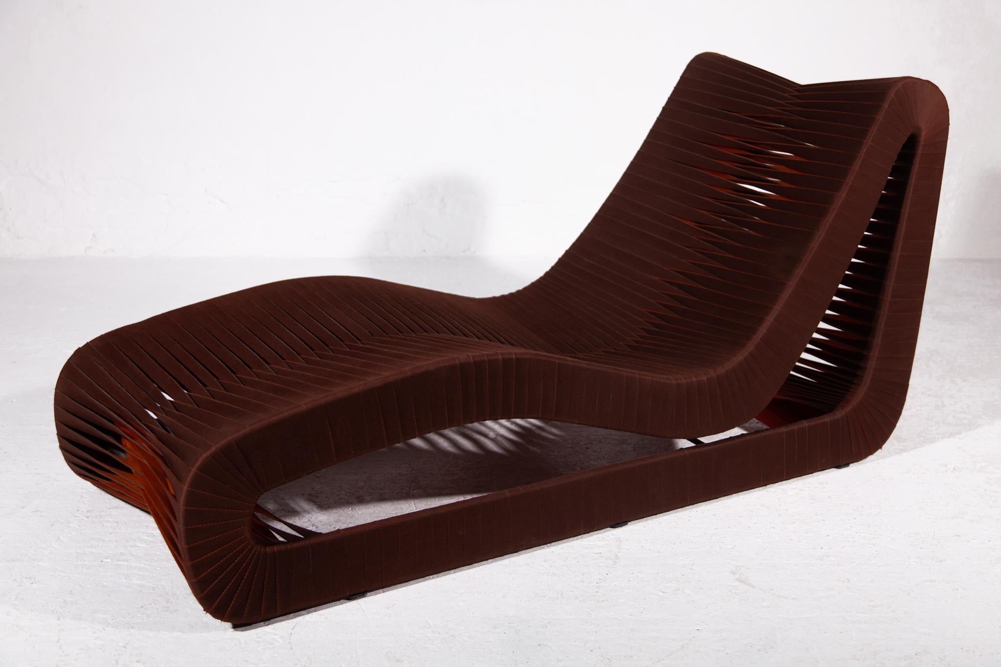 Fabric Mid-Century Modern Soft Ergodynamic Daybed, Lounge Chair For Sale