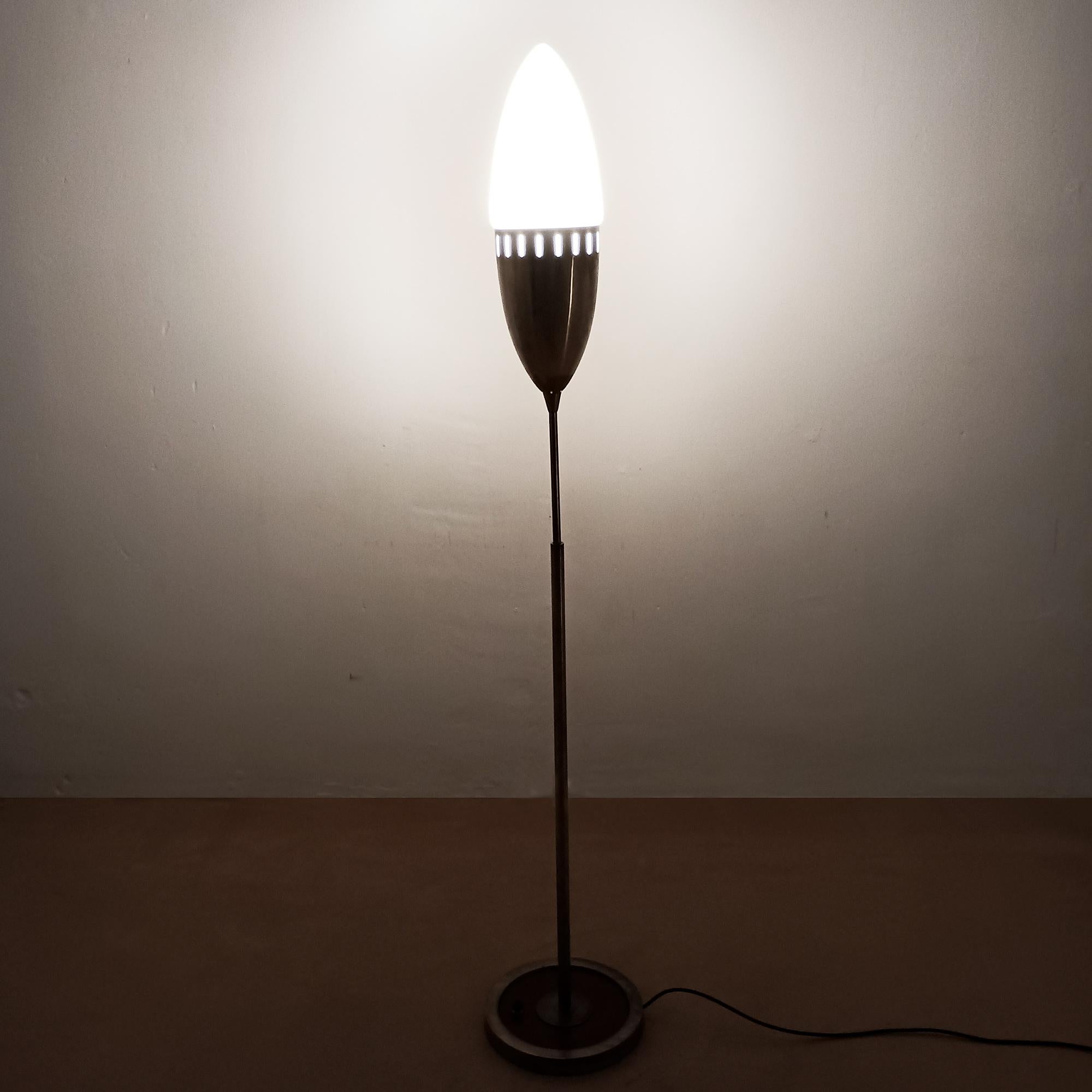 20th Century Mid.Century Modern Stilnovo Floor Lamp in Oak and Nickel-Plated Brass, Italy For Sale