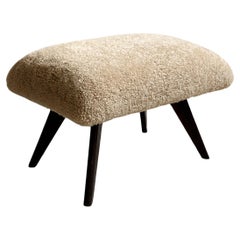 Taburete Moderno de Mediados de Siglo , Estilo Hogar Scandi, Piel de oveja, Dinamarca, c. 1960