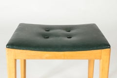 Tabouret en cuir vert The Moderns, Axel Larsson, Suède, années 1950
