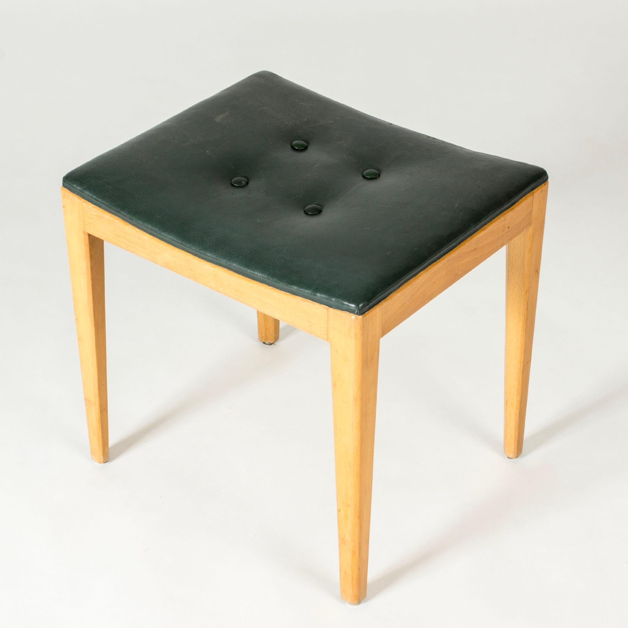 Sgabello moderno di metà secolo con pelle verde, Axel Larsson, Svezia, anni '50 In condizioni buone in vendita a Stockholm, SE