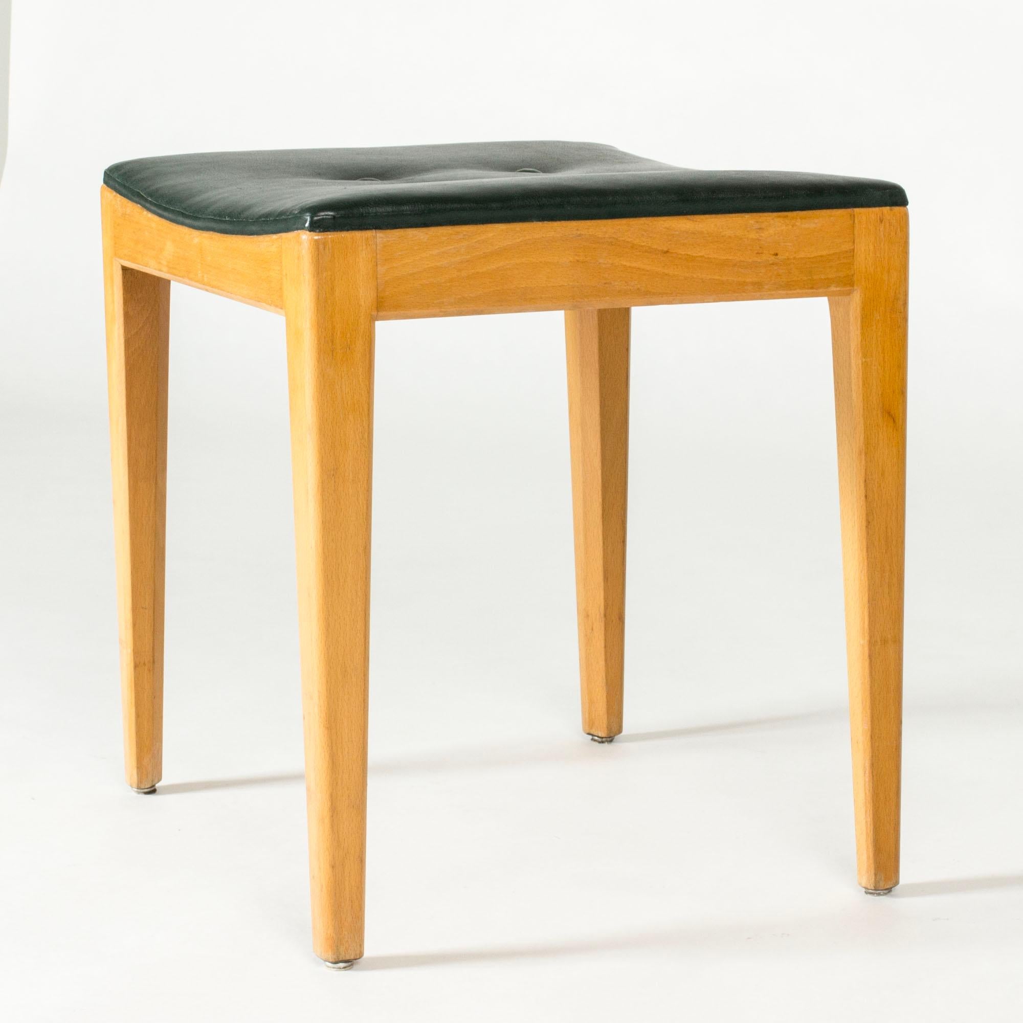 Metà XX secolo Sgabello moderno di metà secolo con pelle verde, Axel Larsson, Svezia, anni '50 in vendita