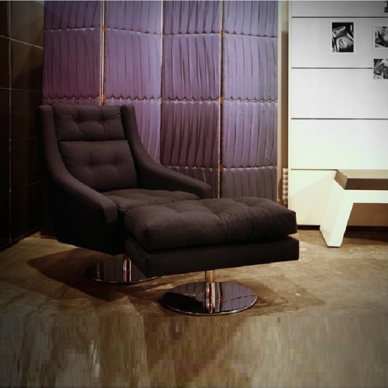 Midcentury Modern Style Lounge Chair mit drehbarem Untergestell im Zustand „Neu“ im Angebot in New York, NY