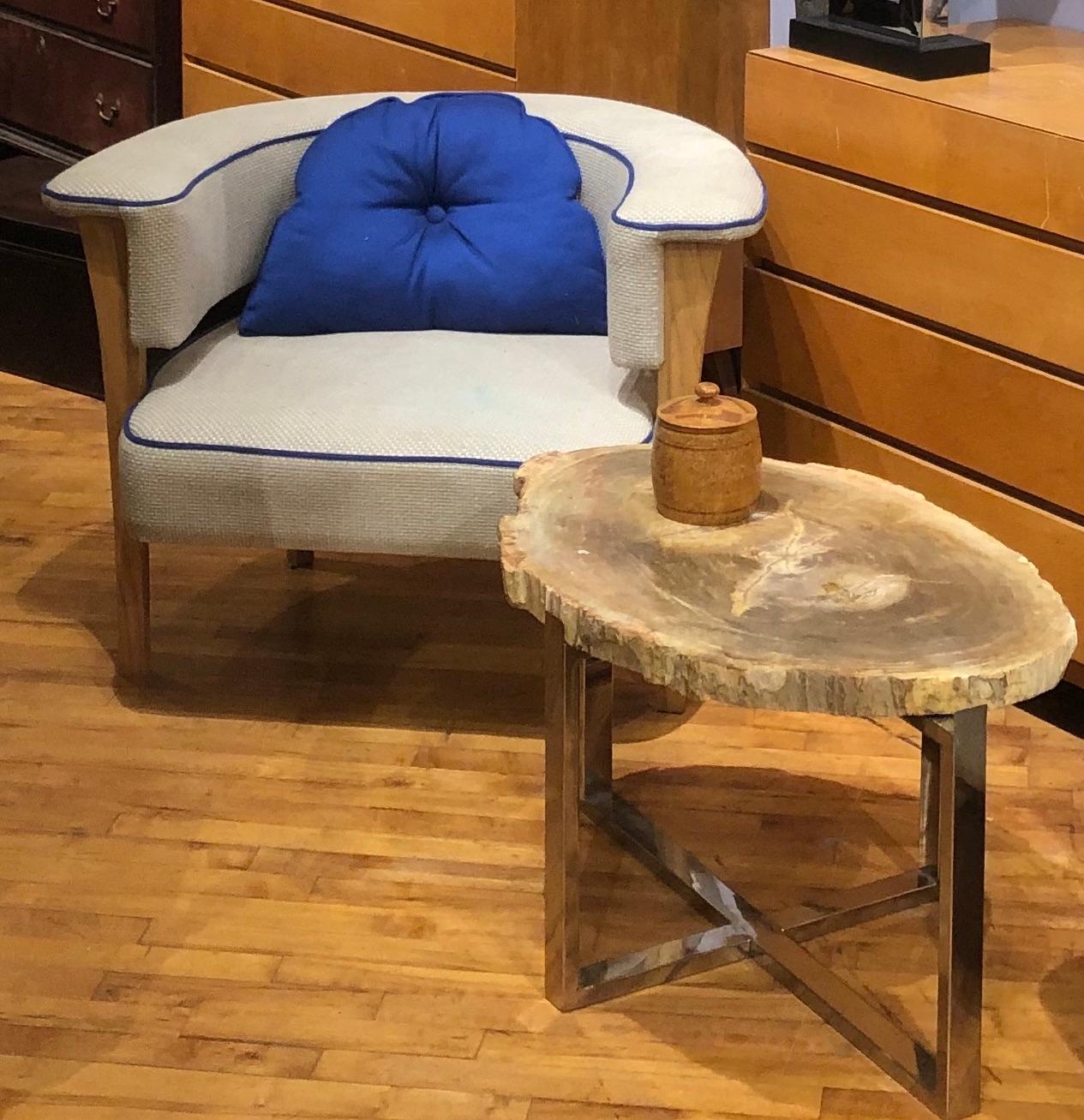 Mid-Century Modern Style Natural Linen with Blue Piping Armchair 1