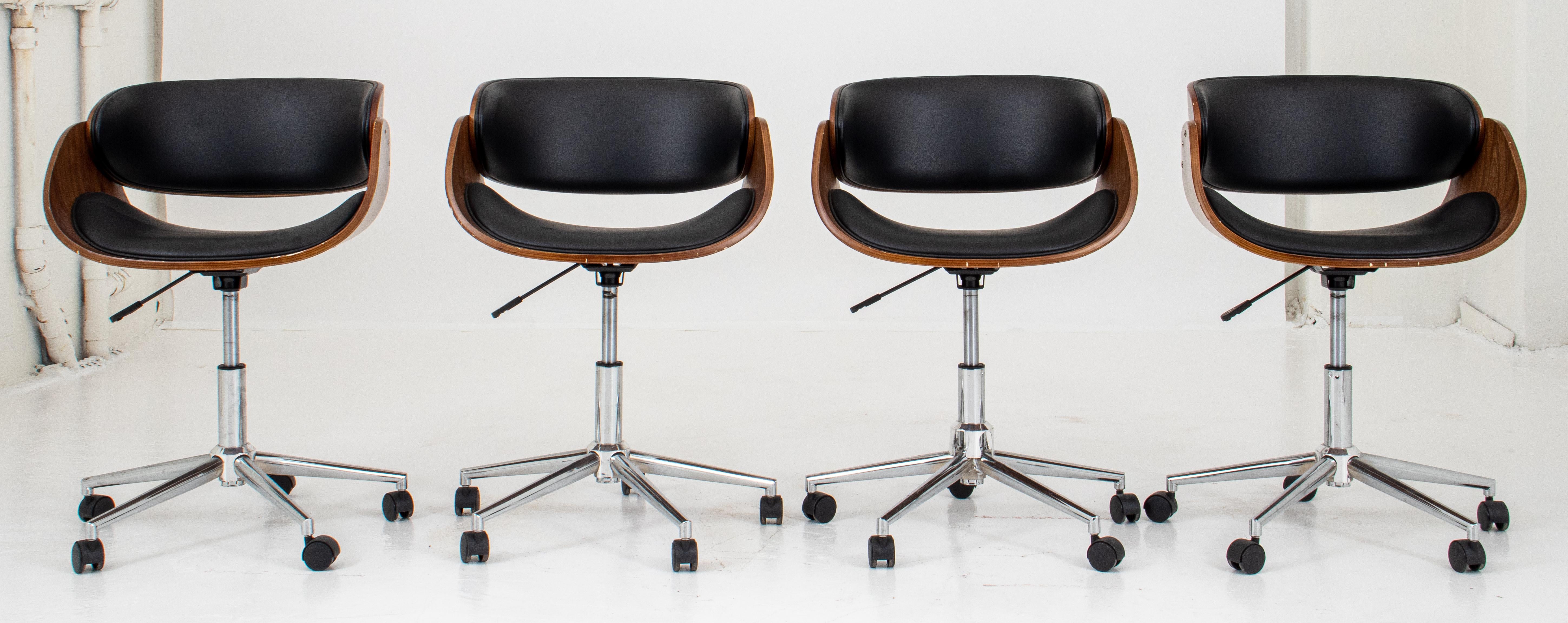 Mid-Century Modern Style Swivel Chairs, 4 In Good Condition For Sale In New York, NY