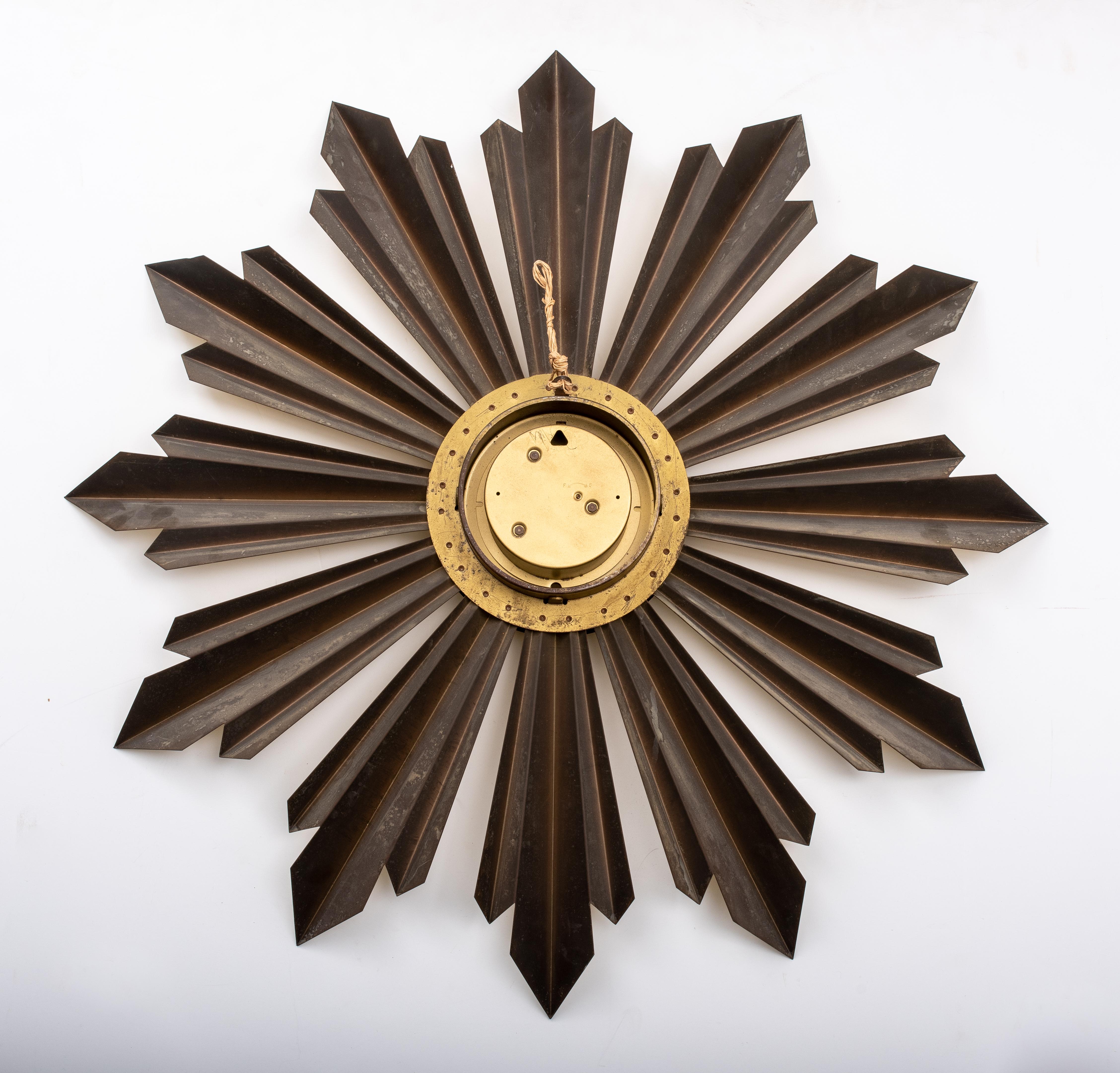 Midcentury Modern Sunburst Wall Clock, 1960s In Good Condition In New York, NY