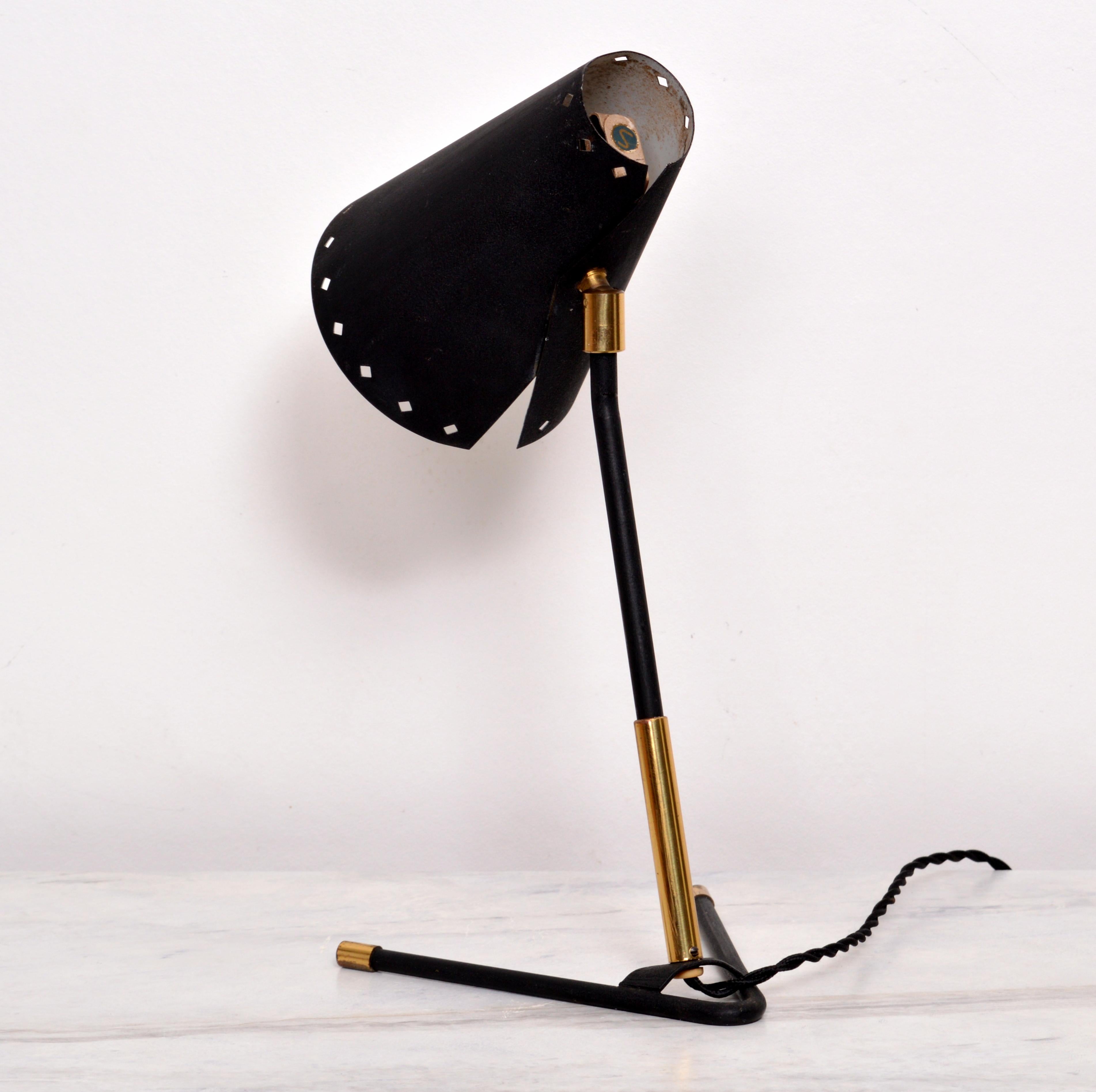 Scandinavian Modern Mid-Century Modern Table Lamp in Black and Brass by Boréns, Sweden, 1950s For Sale