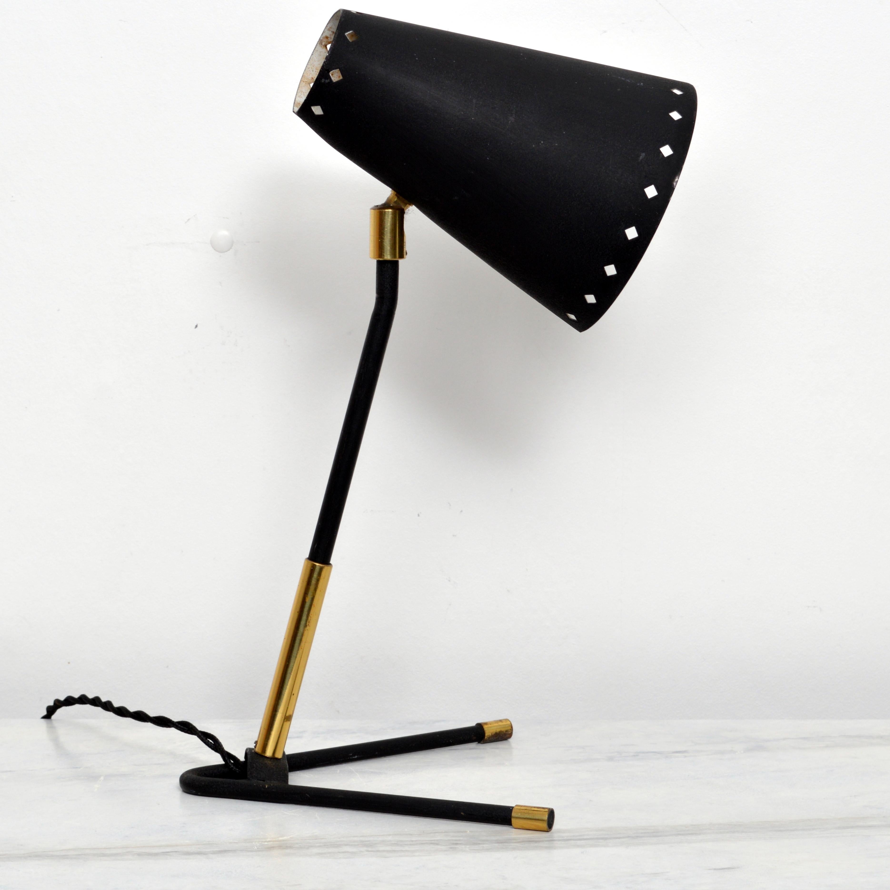Swedish Mid-Century Modern Table Lamp in Black and Brass by Boréns, Sweden, 1950s For Sale