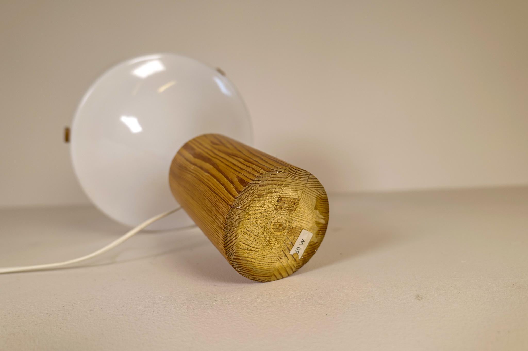 Mid-Century Modern Table Lamp in Pine and Acrylic, Sweden, 1970s 4
