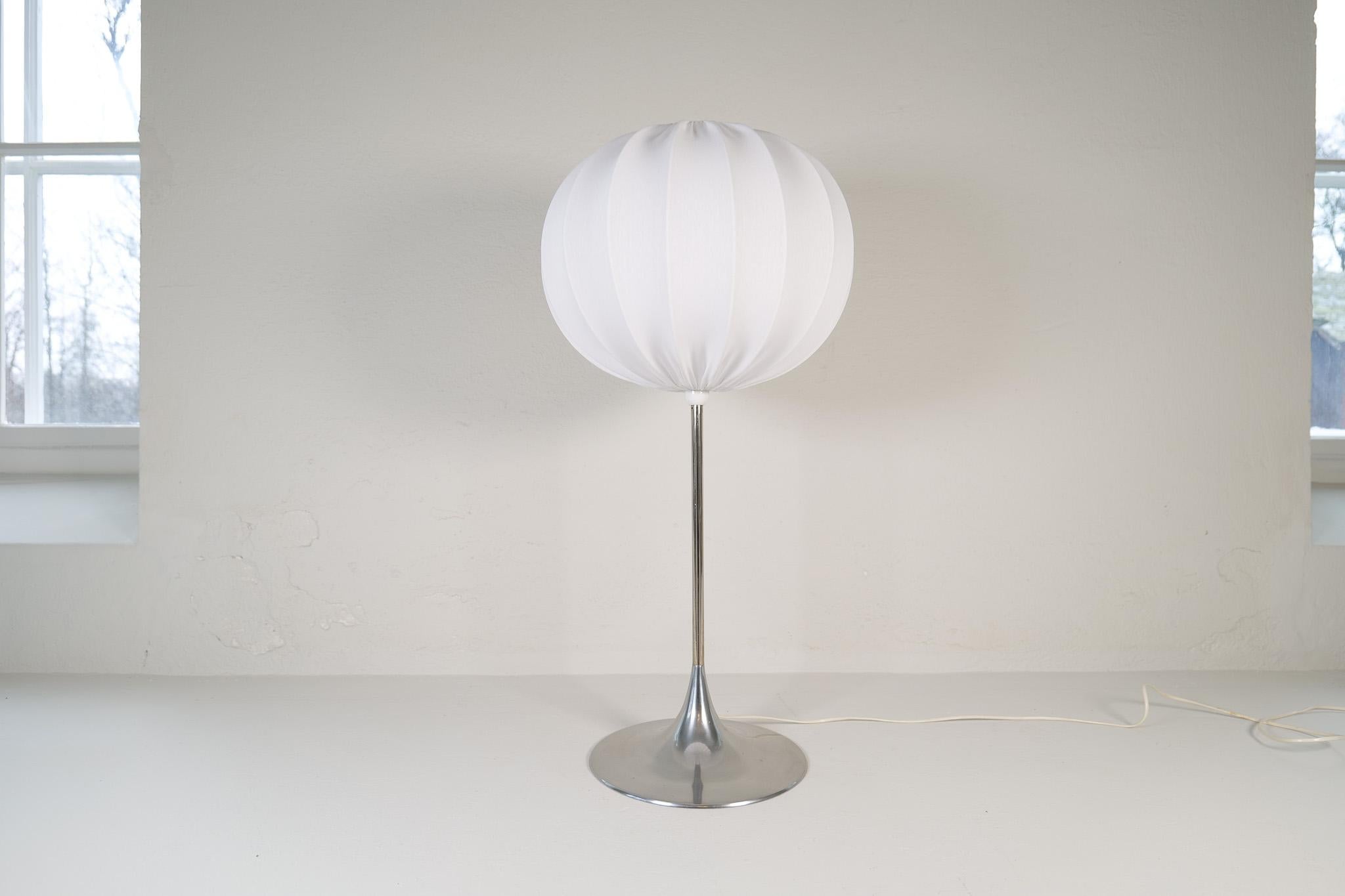 Swedish Mid-Century Modern Table Lamp Model BN19 by Hans-Agne Jakobsson Sweden For Sale