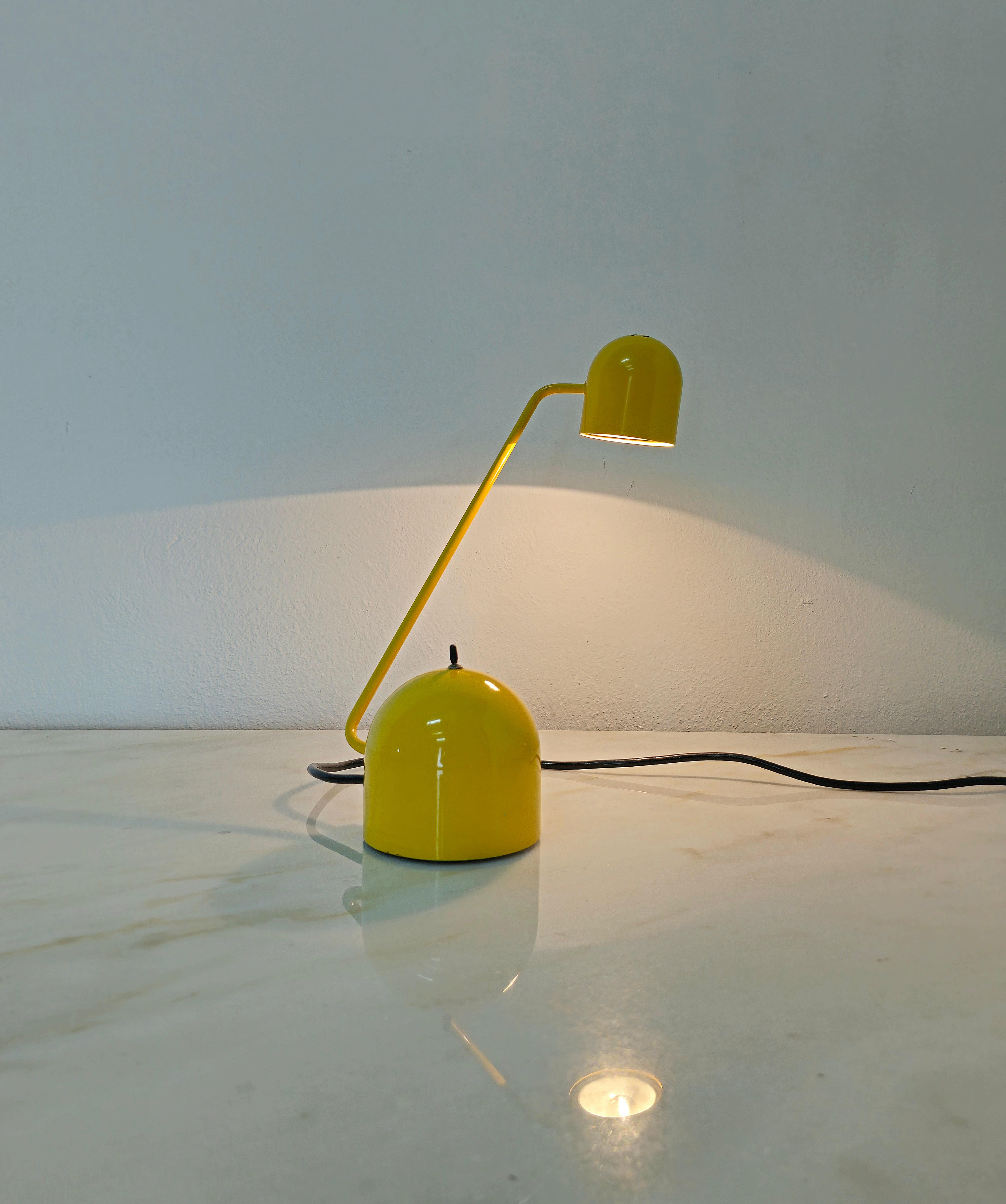 Midcentury Modern Table Lamp Yellow Metal Aluminum Italian Design 1960s In Good Condition For Sale In Palermo, IT