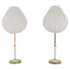 Lampes de table mi-siècle moderne, modèle 2466  par Josef Frank , Svenskt Tenn, Suède