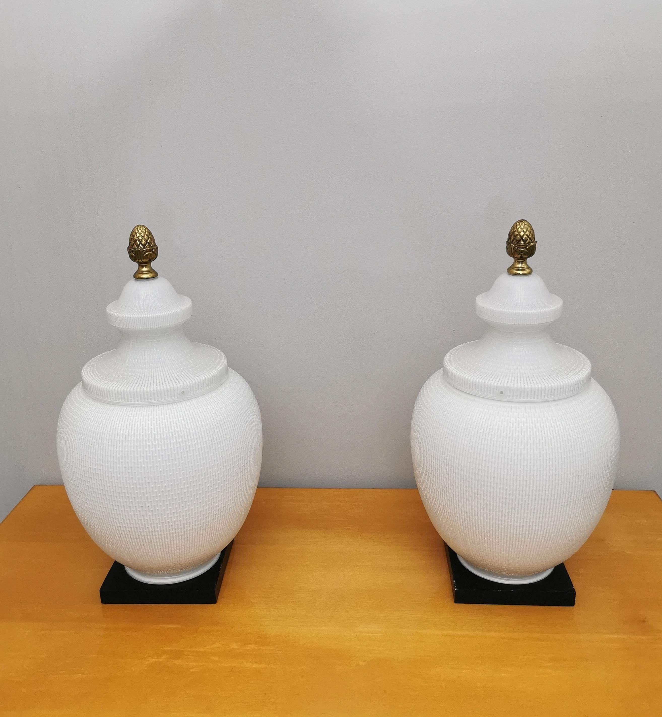  Pair of Table lamps Murano Glass Brass Wood Midcentury Modern Italy 1980s  In Good Condition In Palermo, IT