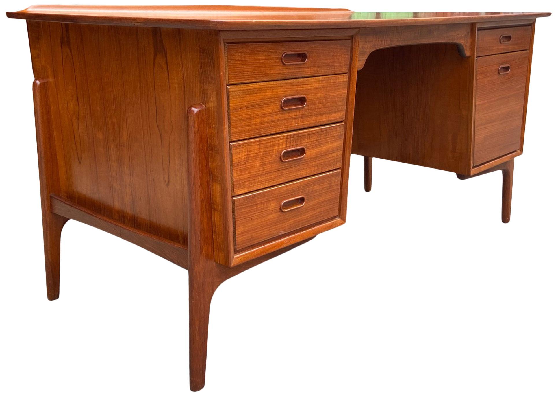 Mid-Century Modern Teak Desk Designed by Svend Aage Madsen In Good Condition In BROOKLYN, NY
