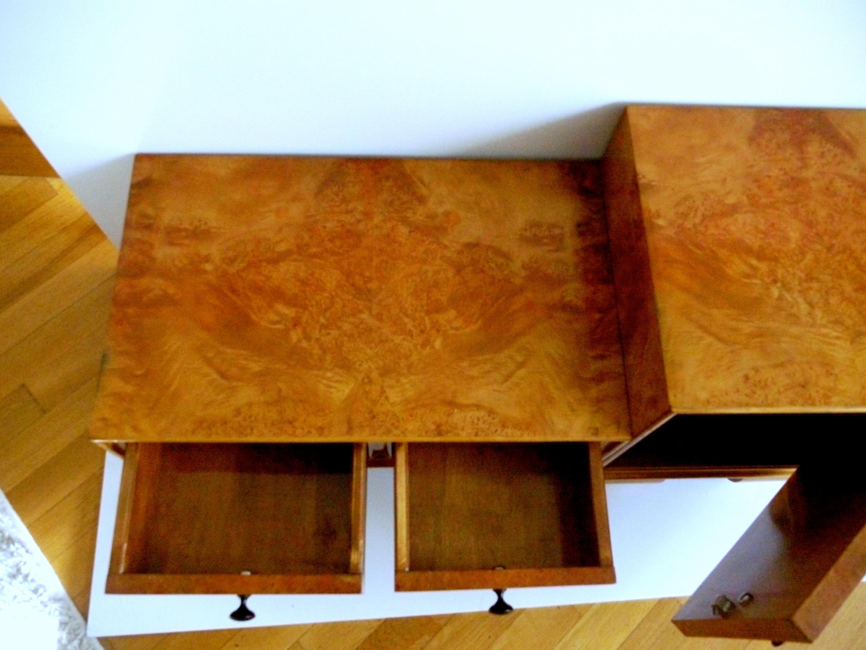 Mid-Century Modern Telephone/Hallway Console Made in Italy Walnut Veneer In Good Condition For Sale In Halstead, GB