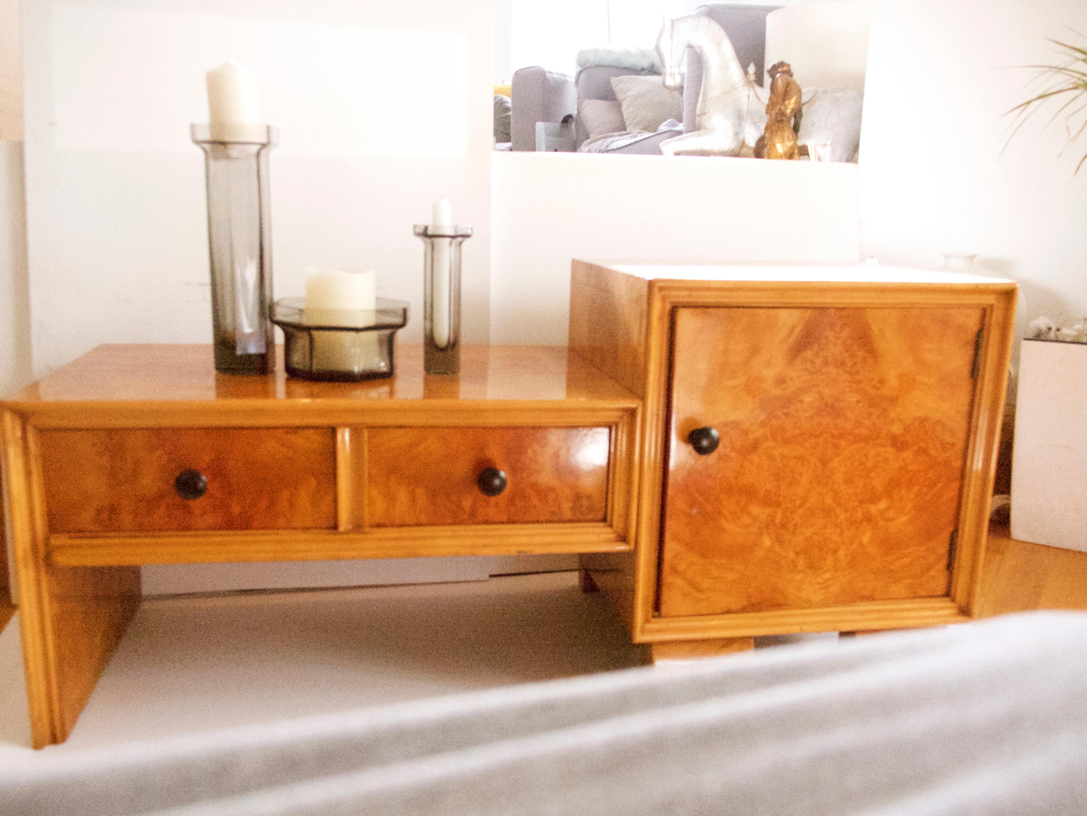 Mid-Century Modern Telephone/Hallway Console Made in Italy Walnut Veneer For Sale 1