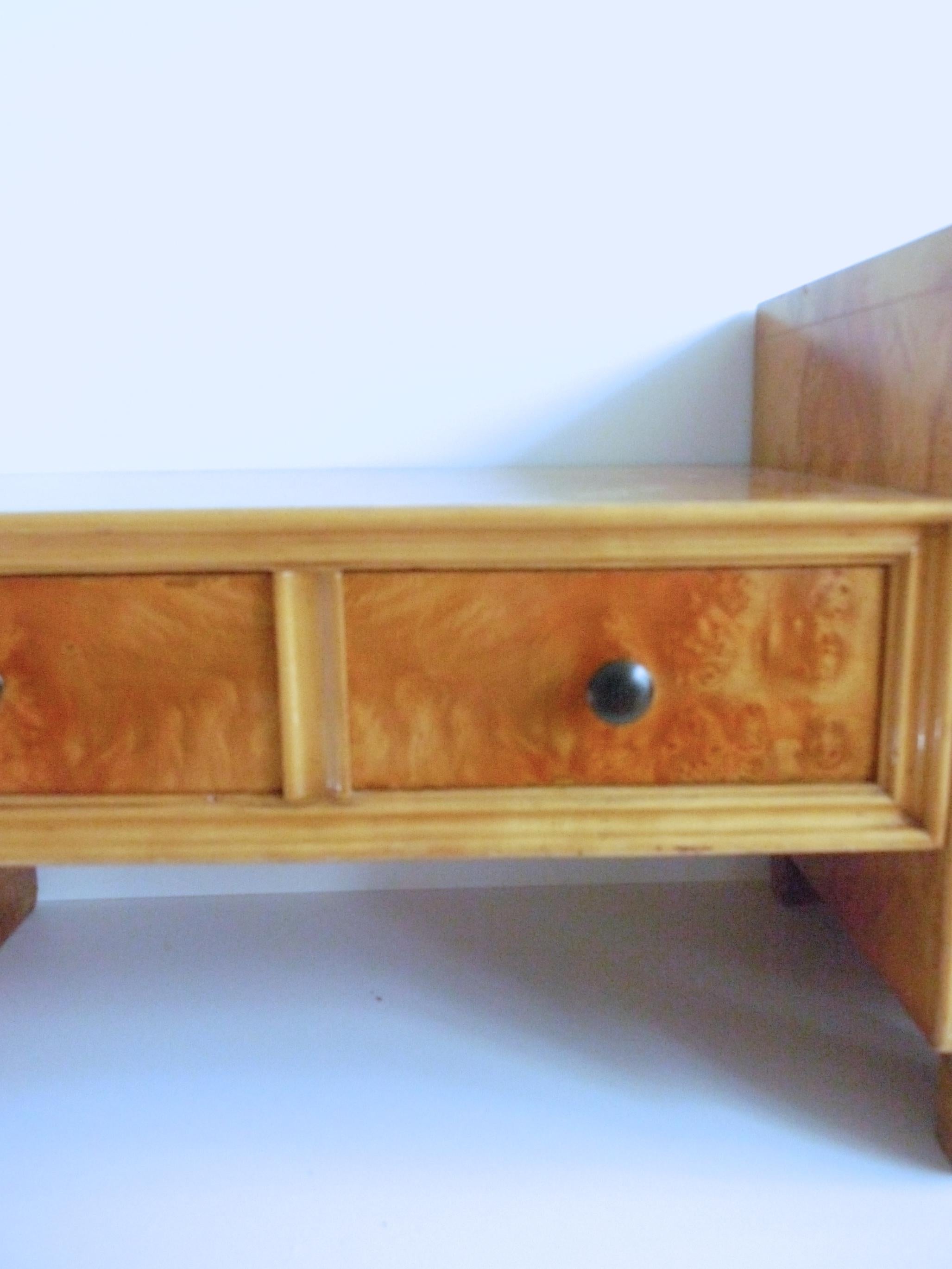 Mid-Century Modern Telephone/Hallway Console Made in Italy Walnut Veneer For Sale 3