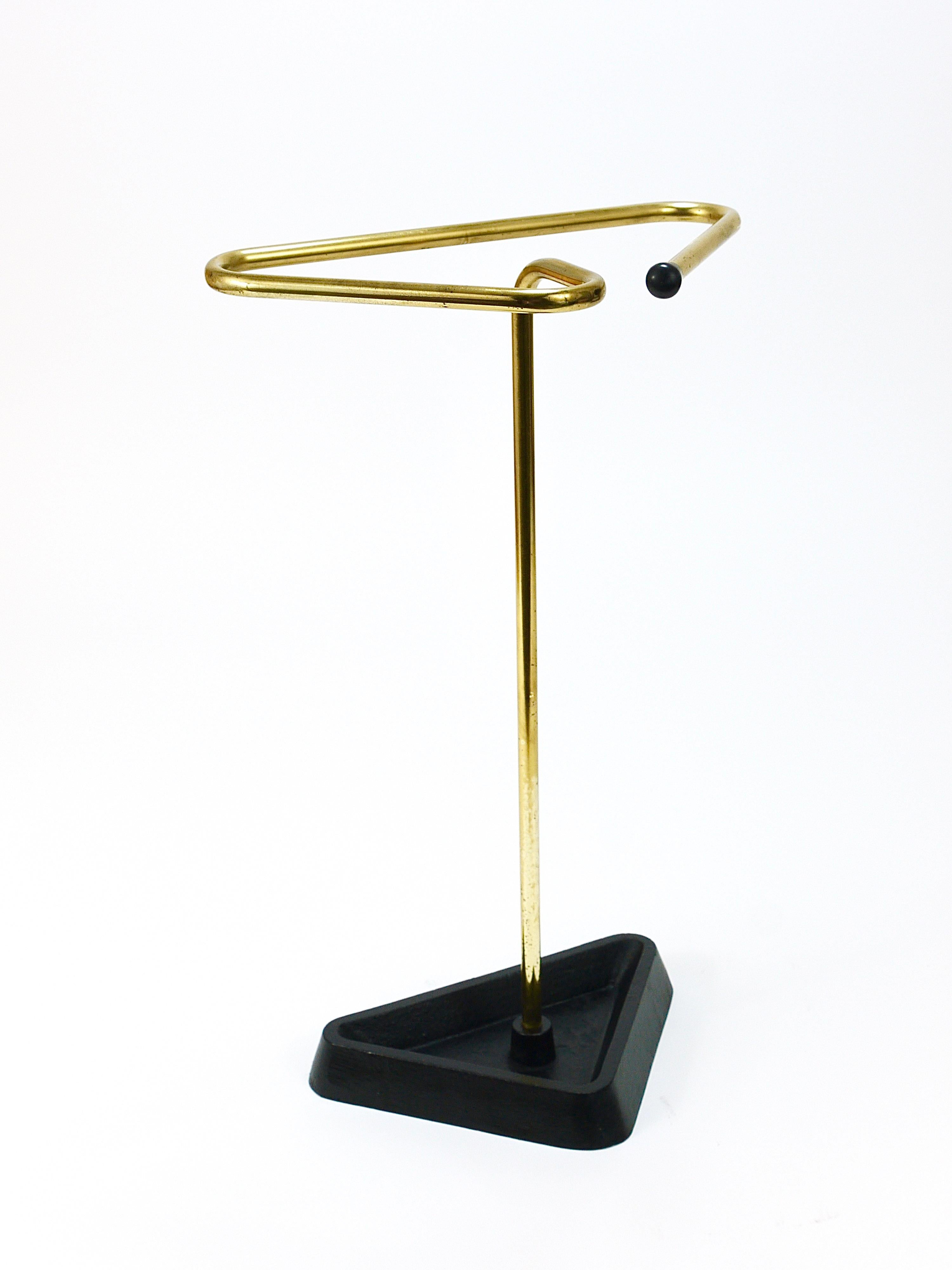 Midcentury Modern Triangle Umbrella Stand, Brass & Cast Iron, Austria, 1950s In Good Condition For Sale In Vienna, AT