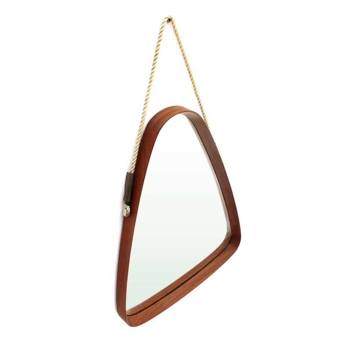 Italian manufacture mirror produced in the 1960s.
Curved wood frame.
Braided cord lace with leather details.
Good condition, some signs due to normal use over time.

Dimensions: Length 66 cm, height 66 cm, depth 4.5 cm, total height 87 cm.