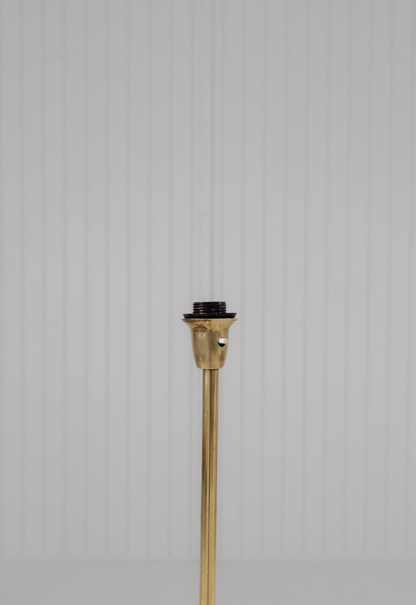 Midcentury Modern Trumpet Shaped Brass Floor Lamp, Schweden, 1960er Jahre im Angebot 5