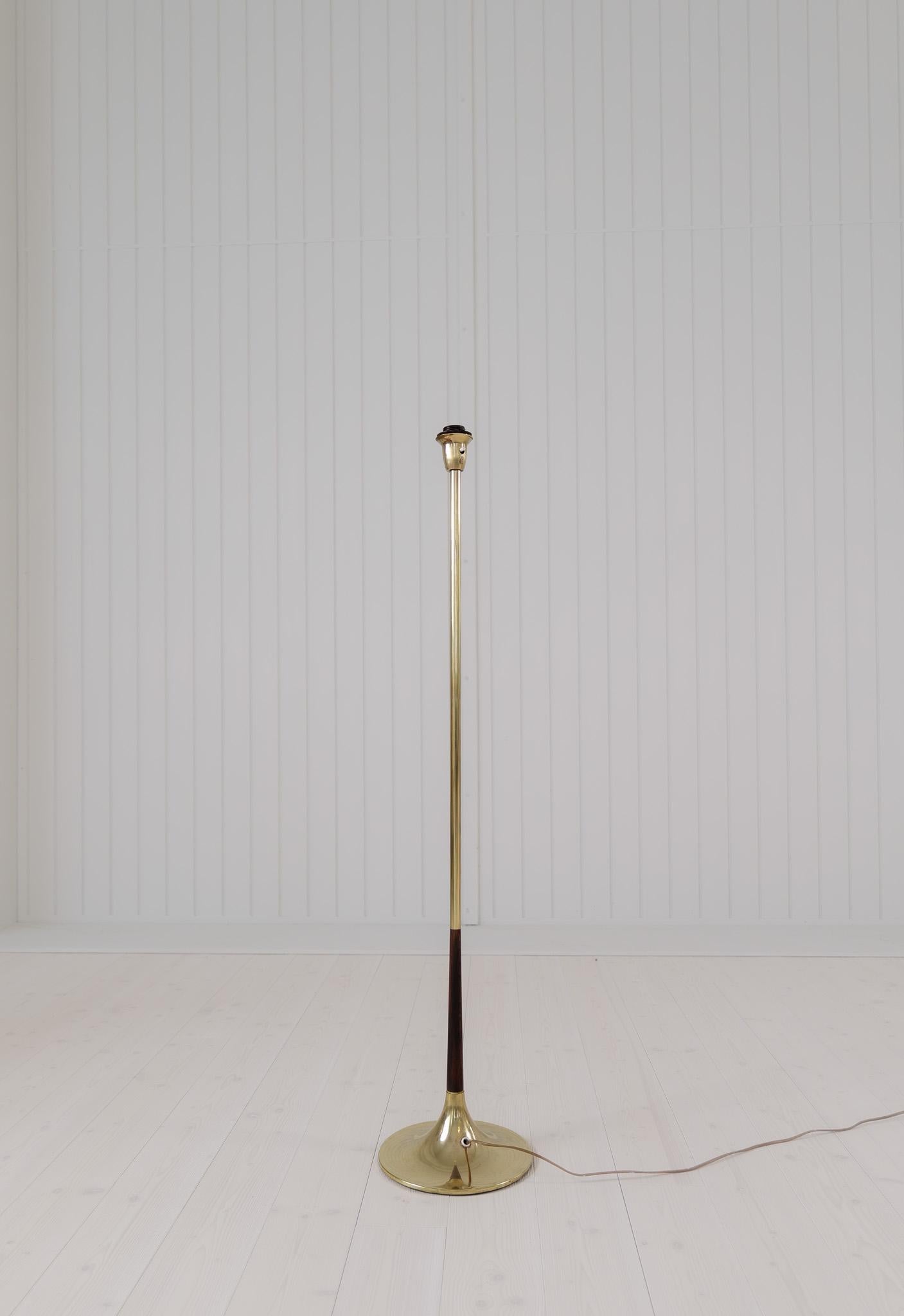 Midcentury Modern Trumpet Shaped Brass Floor Lamp, Schweden, 1960er Jahre im Angebot 6