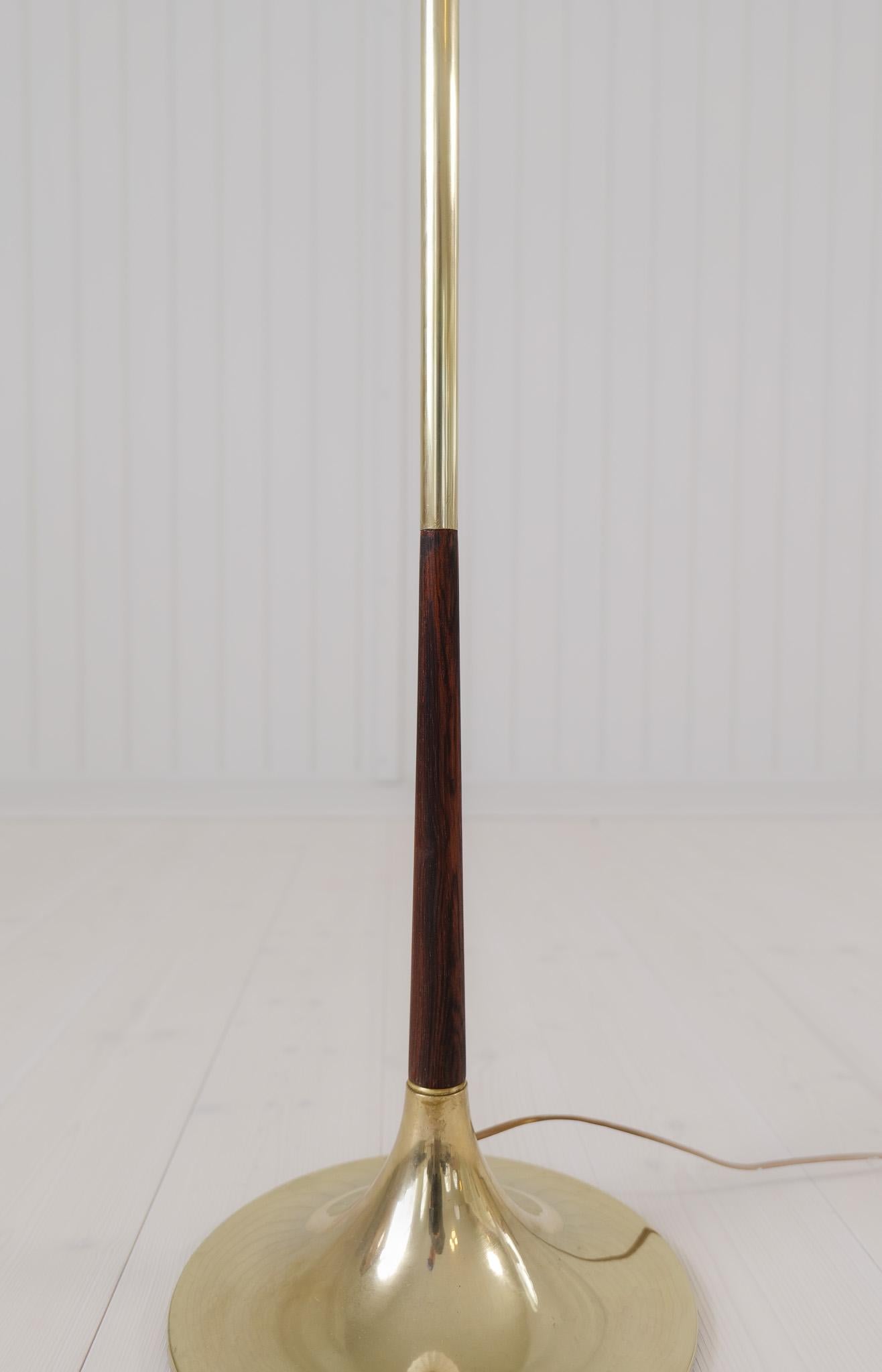 Midcentury Modern Trumpet Shaped Brass Floor Lamp, Schweden, 1960er Jahre im Angebot 2