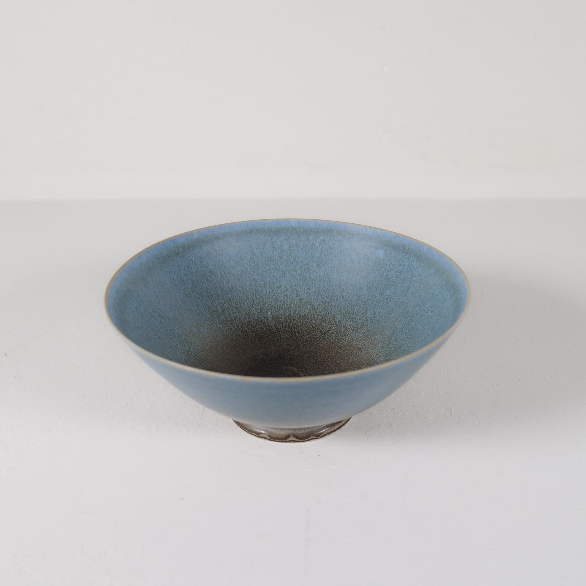 Swedish Midcentury Modern Unique Ceramic Bowl Sven Wejsfelt Gustavsberg, Sweden For Sale